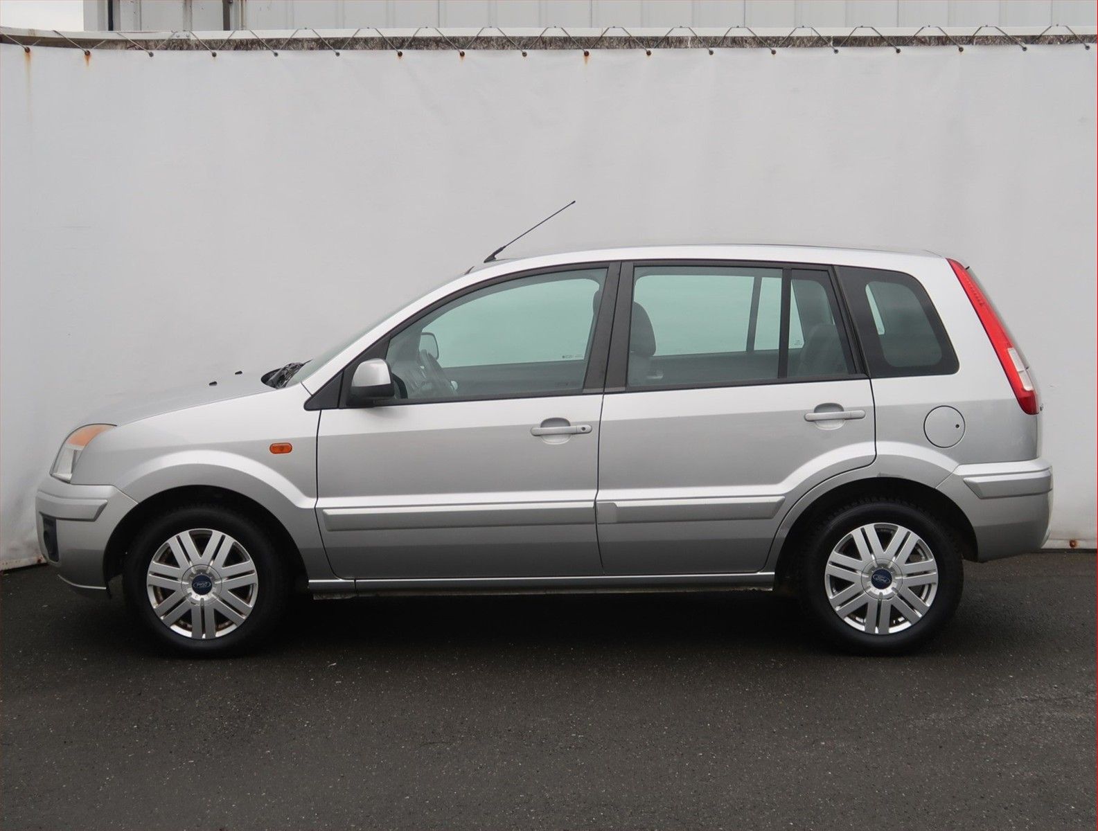 Ford Fusion, 1.4 - fotka 3