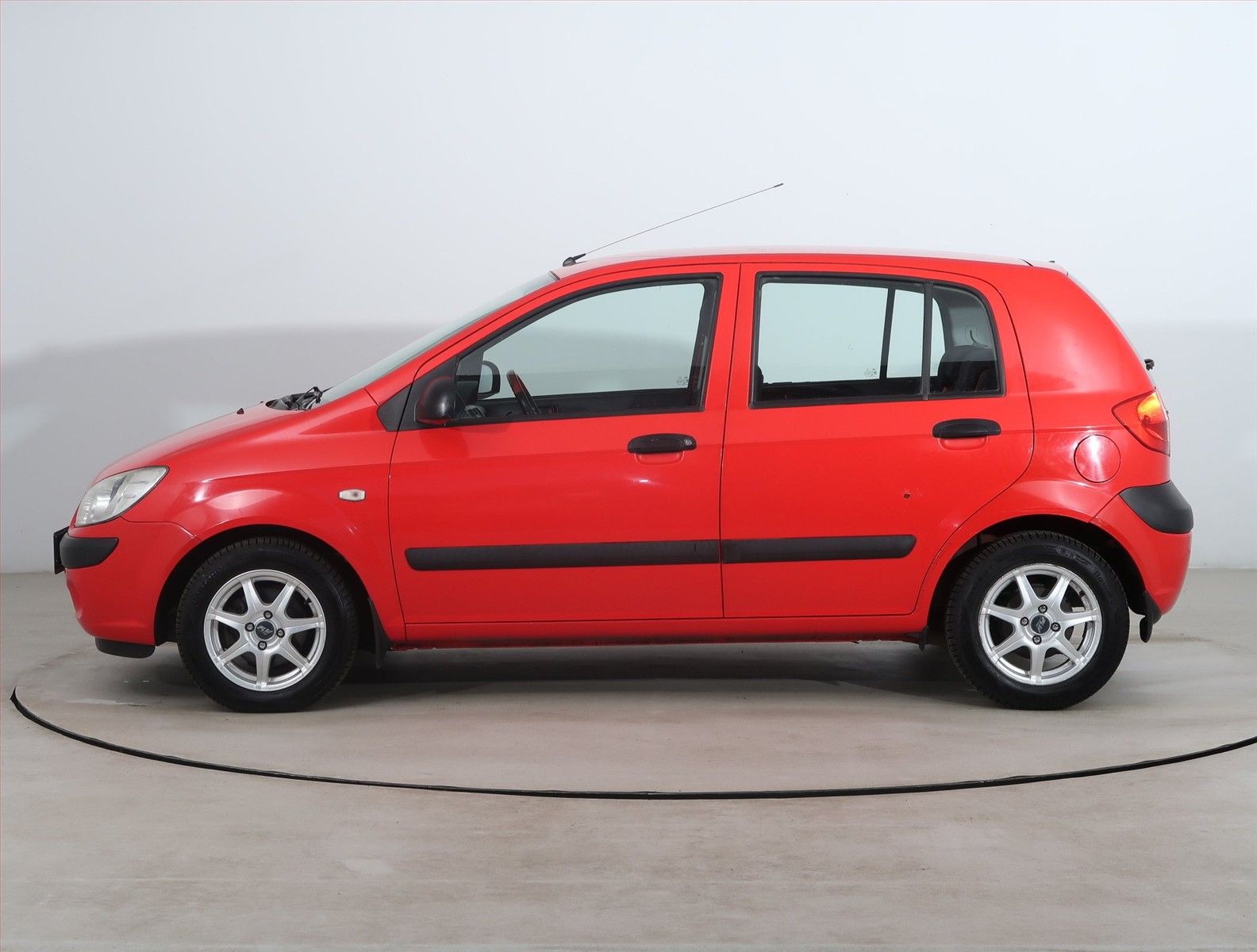 Hyundai Getz, 1.4i, zamluveno - fotka 3
