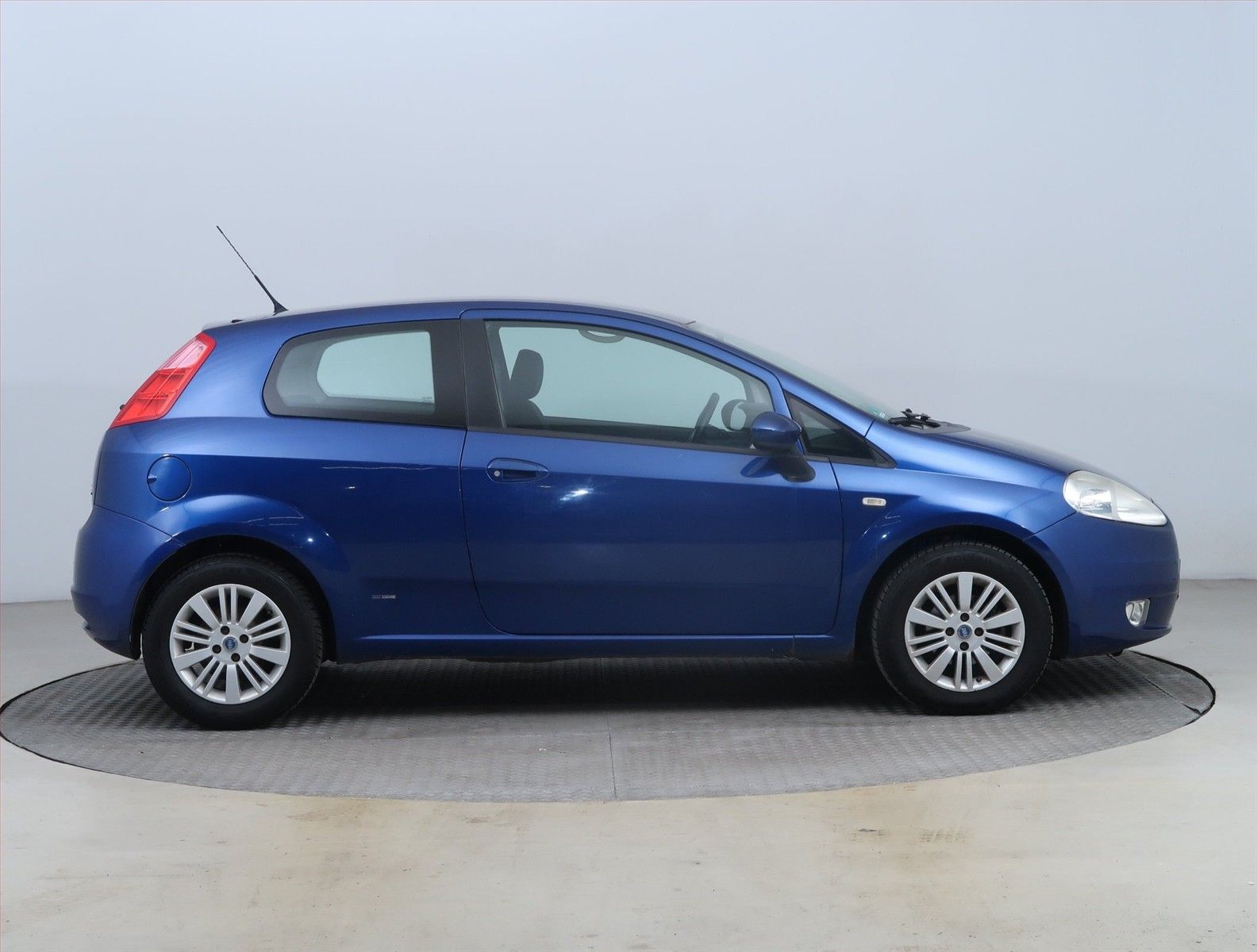 Fiat Punto, 1.4, po STK, Automatická klima - fotka 6
