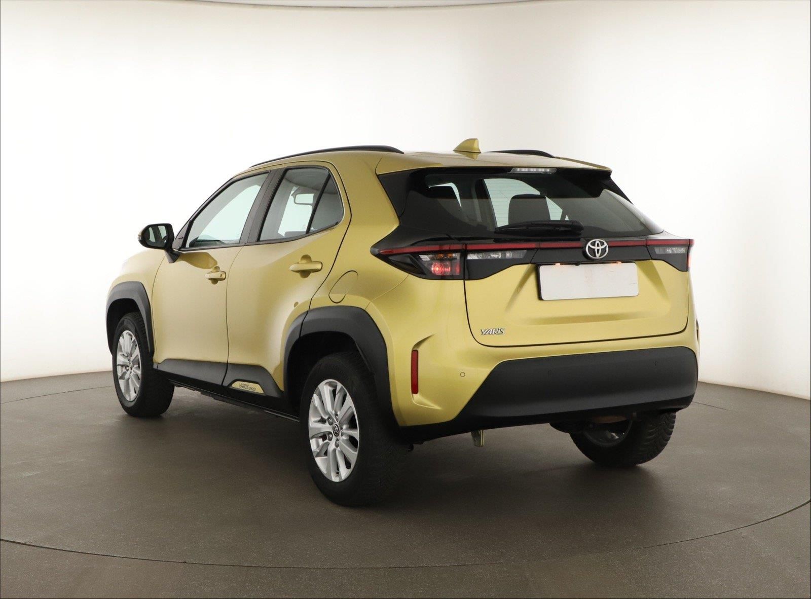 Toyota Yaris Cross, 1.5 VVT-i, Comfort, ČR,1.maj - fotka 4
