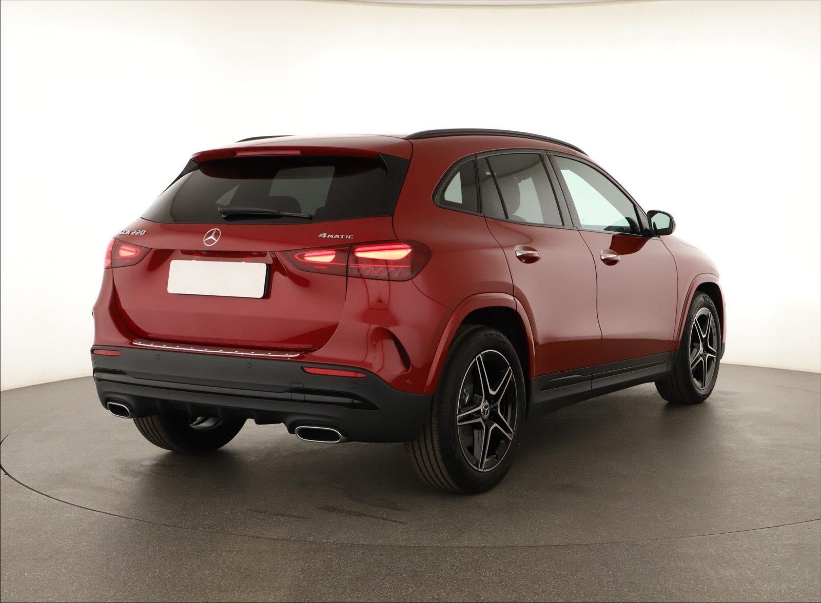 Mercedes-Benz GLA, 220 4MATIC, AMG Line - fotka 5