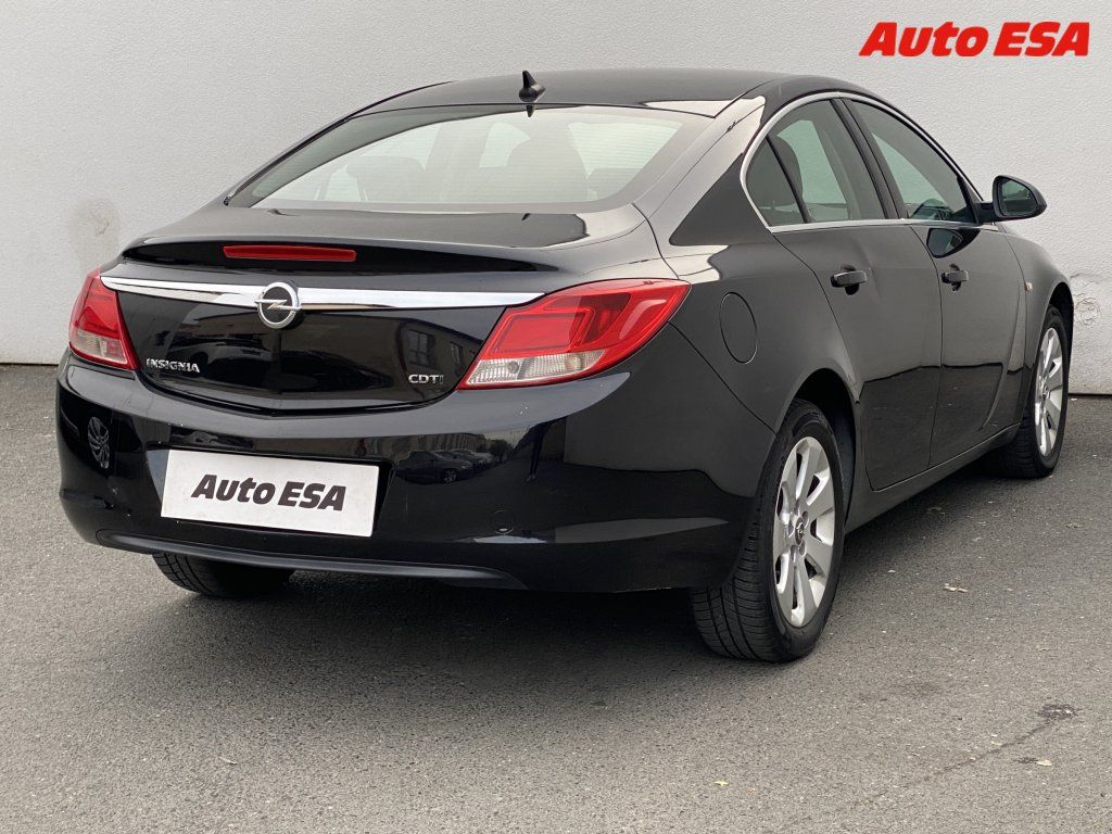 Opel Insignia, 2.0 D - fotka 4