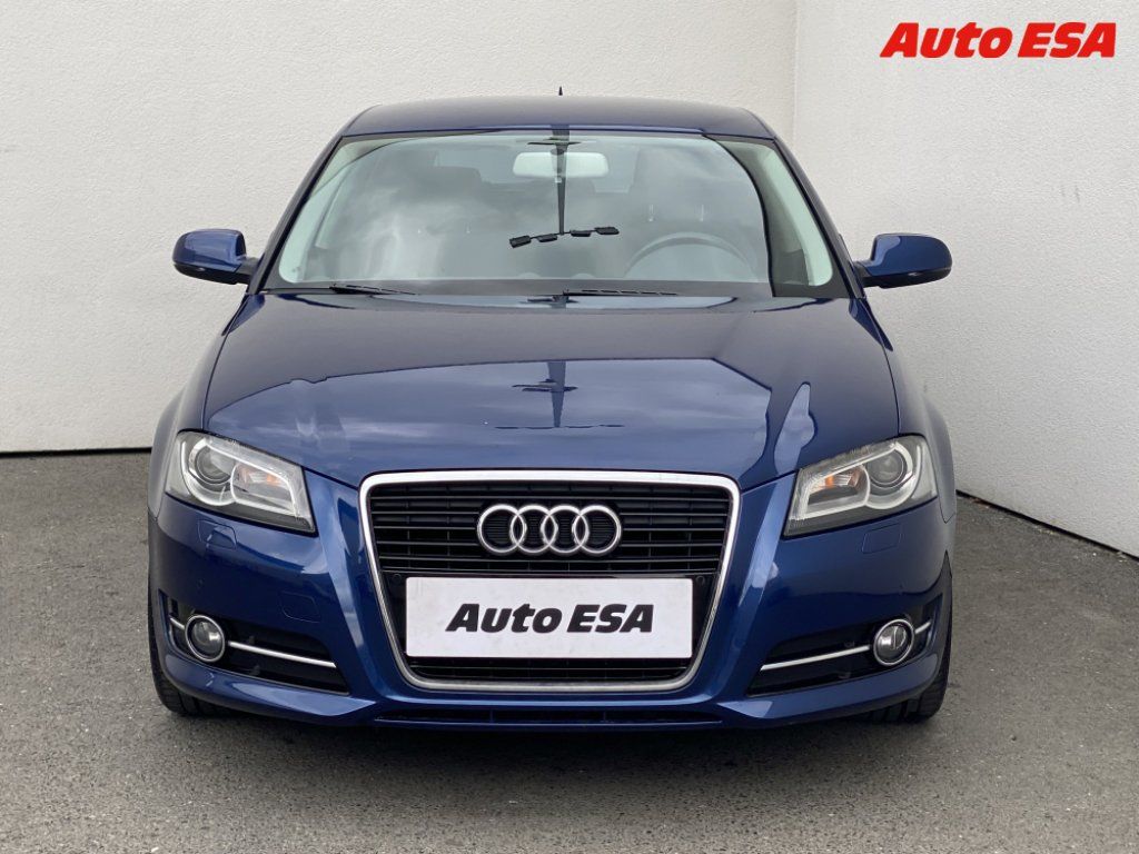 Audi A3, 1.6i,Attraction - fotka 2