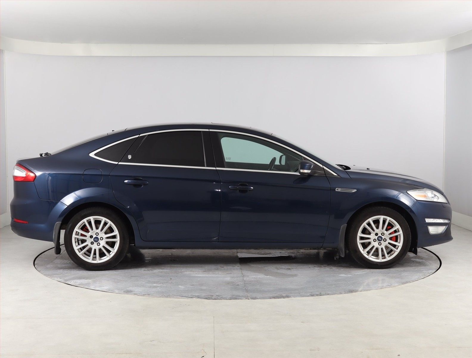 Ford Mondeo, 1.6 EcoBoost, Xenony - fotka 6