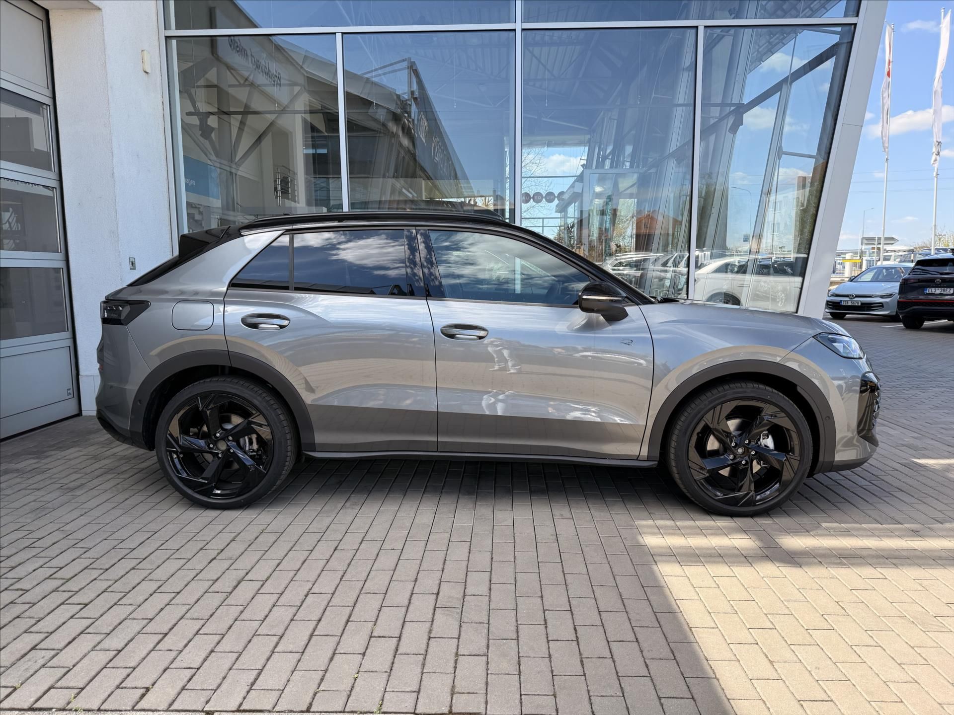 Volkswagen T-Roc, 1,5 eTSI 110 kW 7DSG  R-Line - fotka 5
