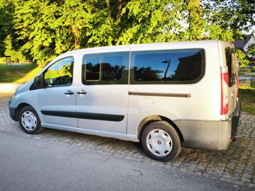 2.0 HDi 94kW 8 míst Long
