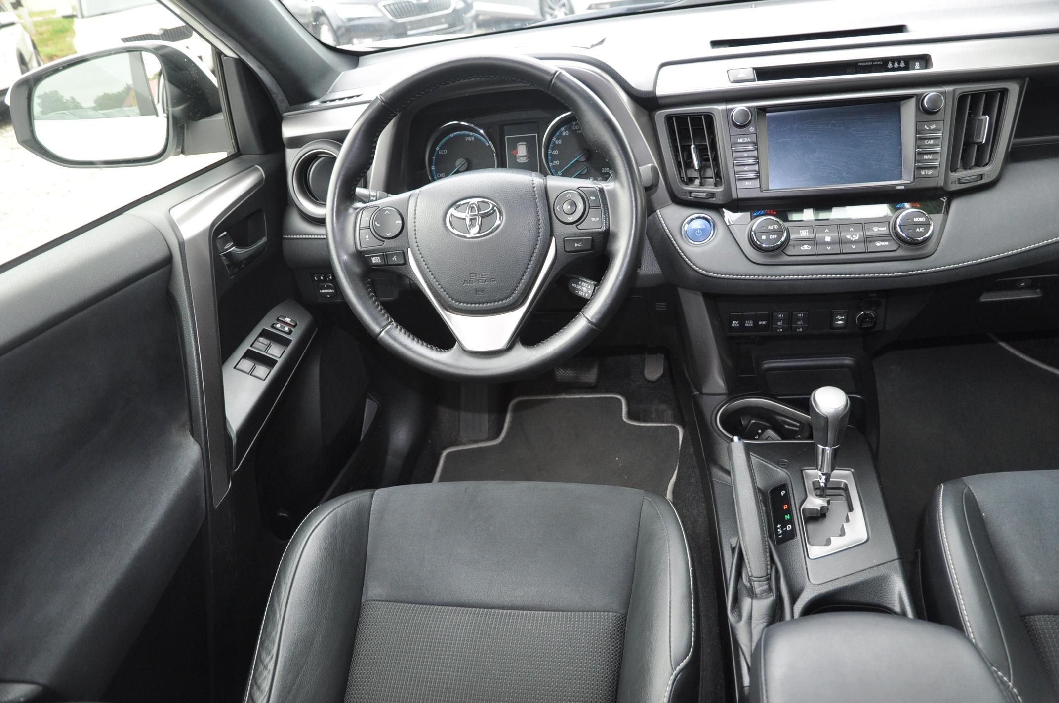 Toyota Rav4, 2.5 Hybrid - fotka 5