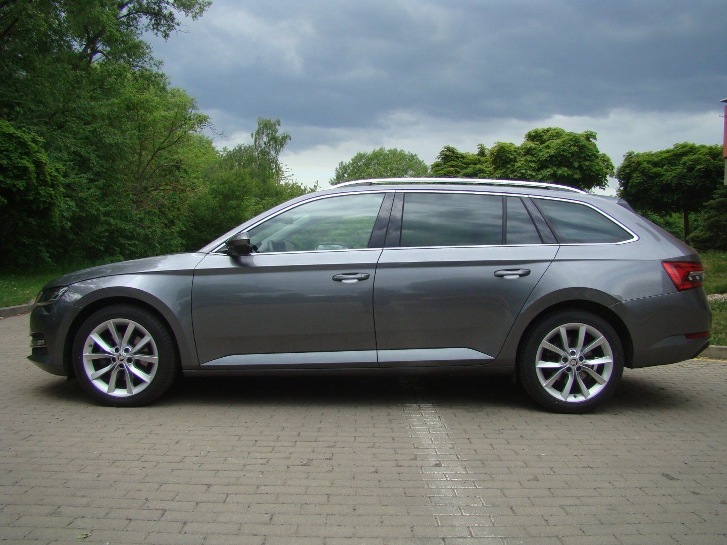 Škoda Superb, III 2.0TDi DSG MATRIX VIRTUAL - fotka 6