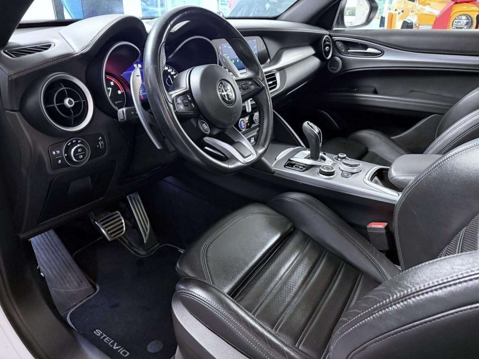 Alfa Romeo Stelvio, 2.2 JTDm 210k AT8 ZF Q4 4x4 - fotka 6
