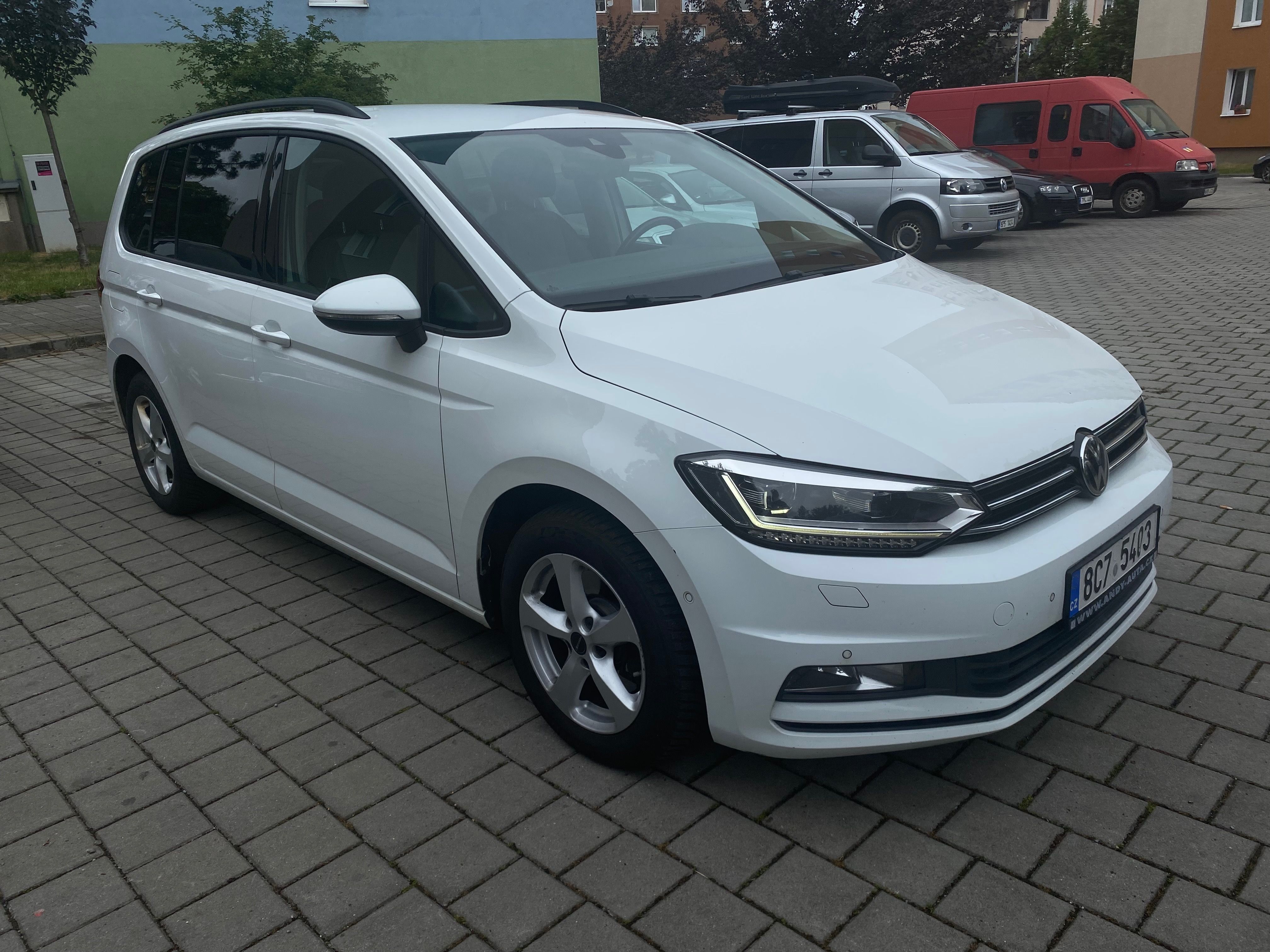 Volkswagen Touran, 2.0tdi 110kW DSG 2016 LED - fotka 2