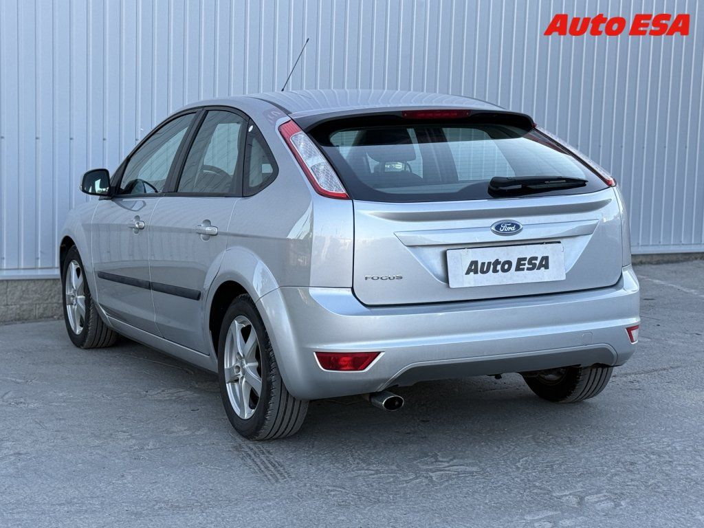 Ford Focus, 1.6 i,servis.kniha,AC - fotka 6
