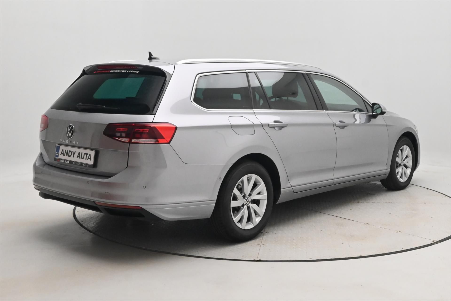 Volkswagen Passat, 2,0 TDI 110kW DSG Business VŮZ - fotka 5