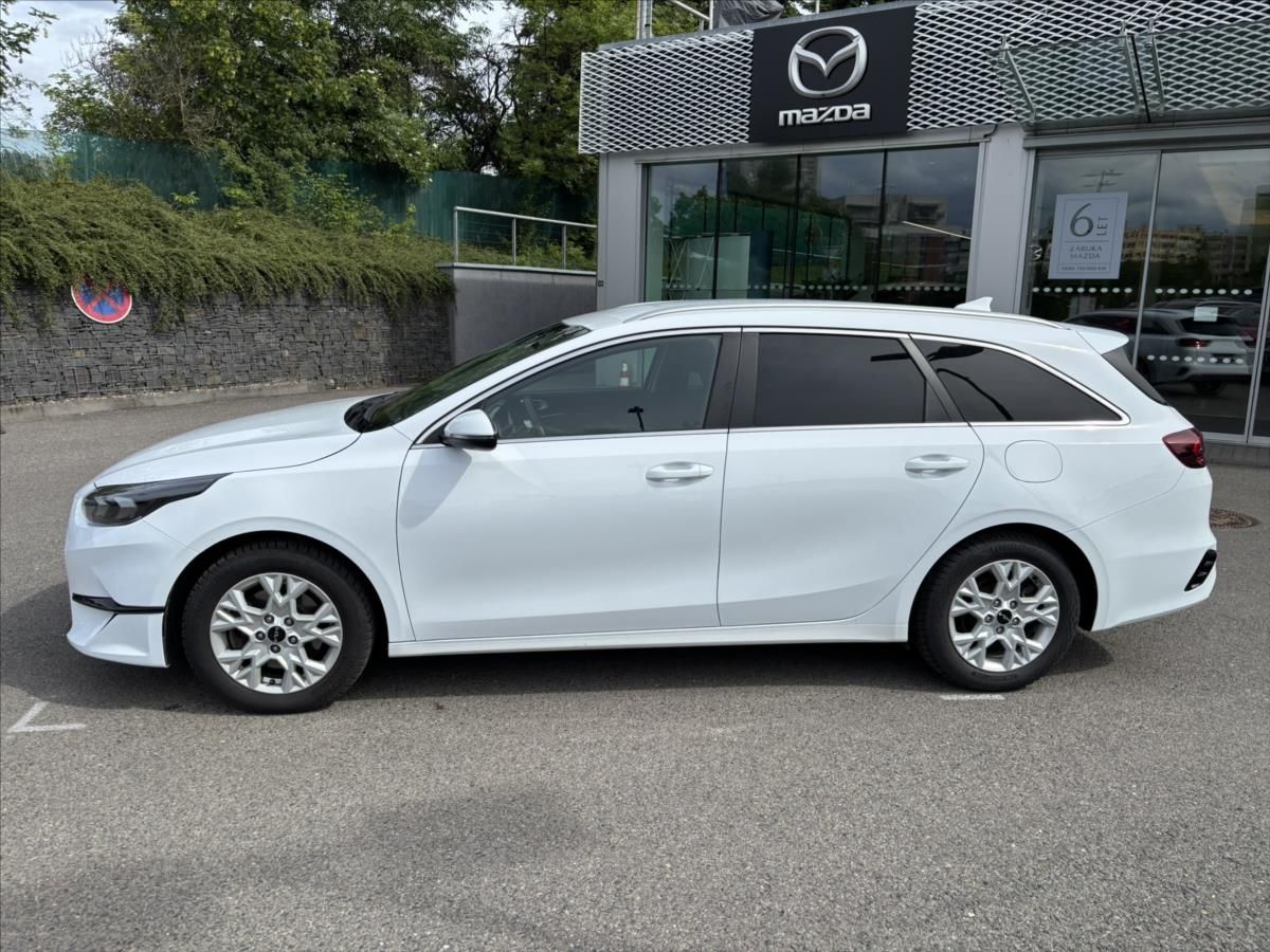 Kia Cee´d, 1,5 TGDi AT TOP ZÁRUKA CARPLAY - fotka 2