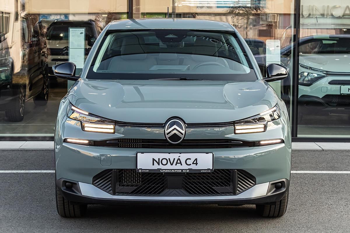 Citroën C4, 1,2 PLUS Hybrid 145k Automatic - fotka 2
