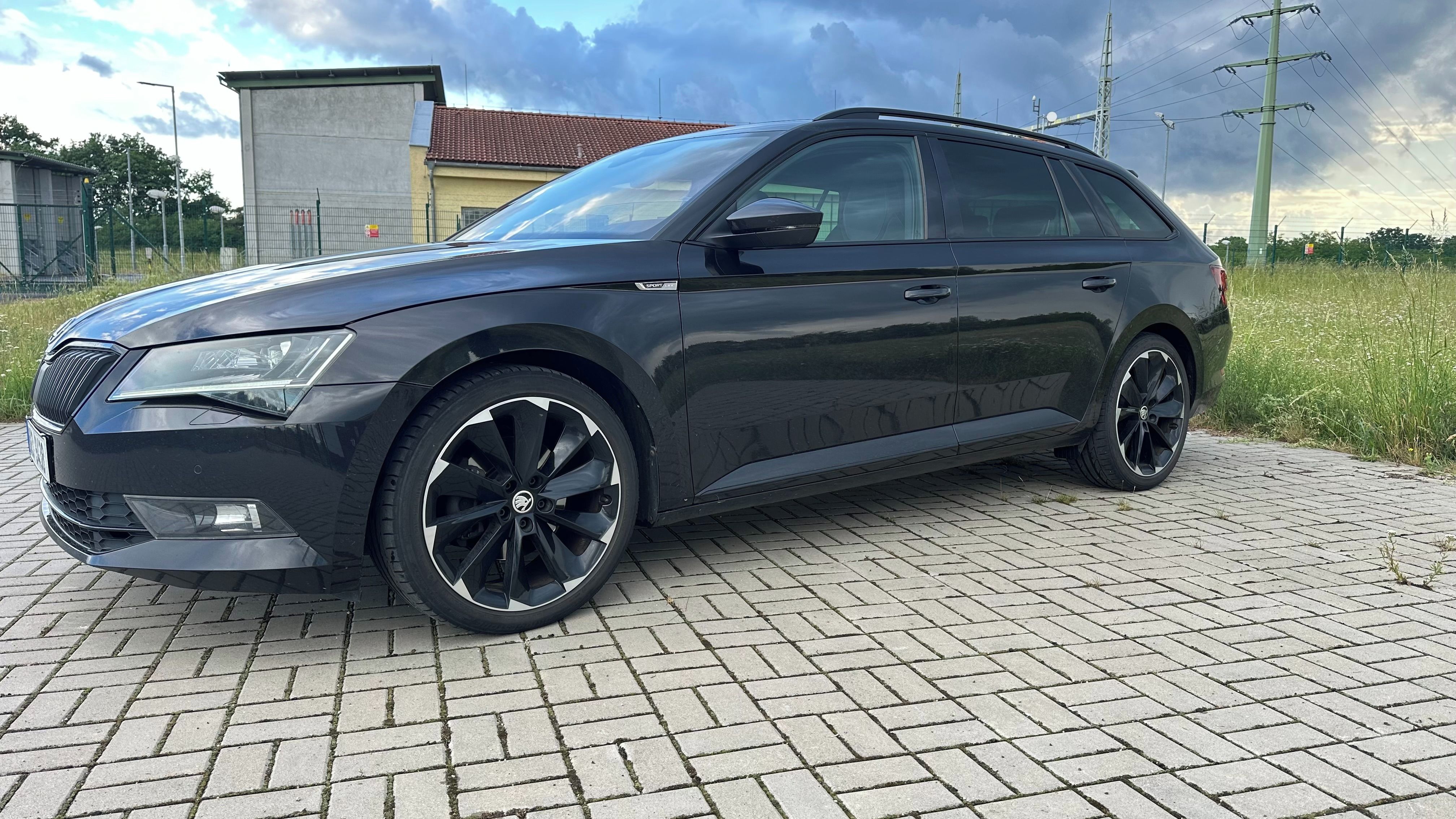 Škoda Superb, Sportline - fotka 3