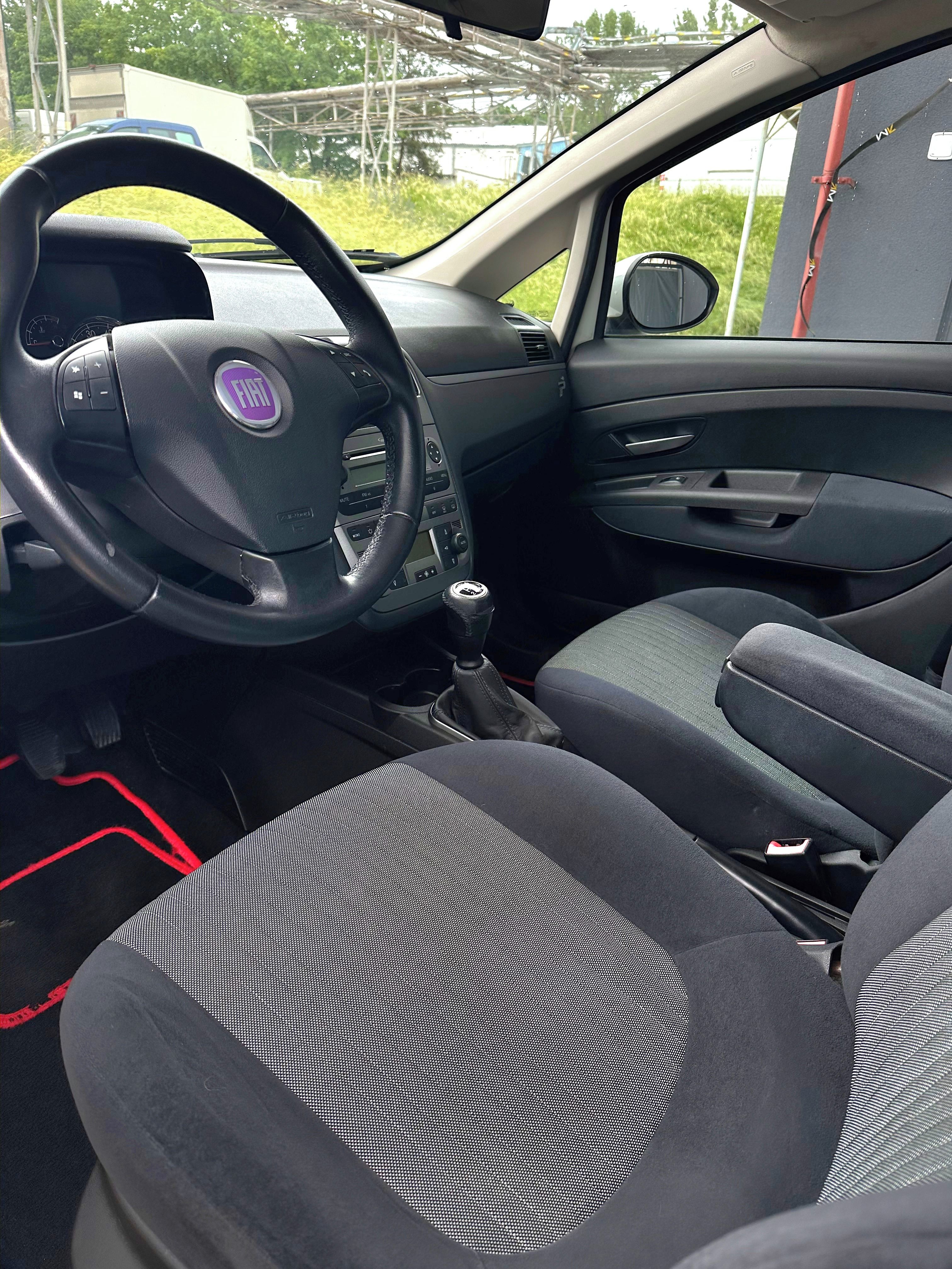 Fiat Grande Punto, 1.4 T-jet 88 kw - fotka 3