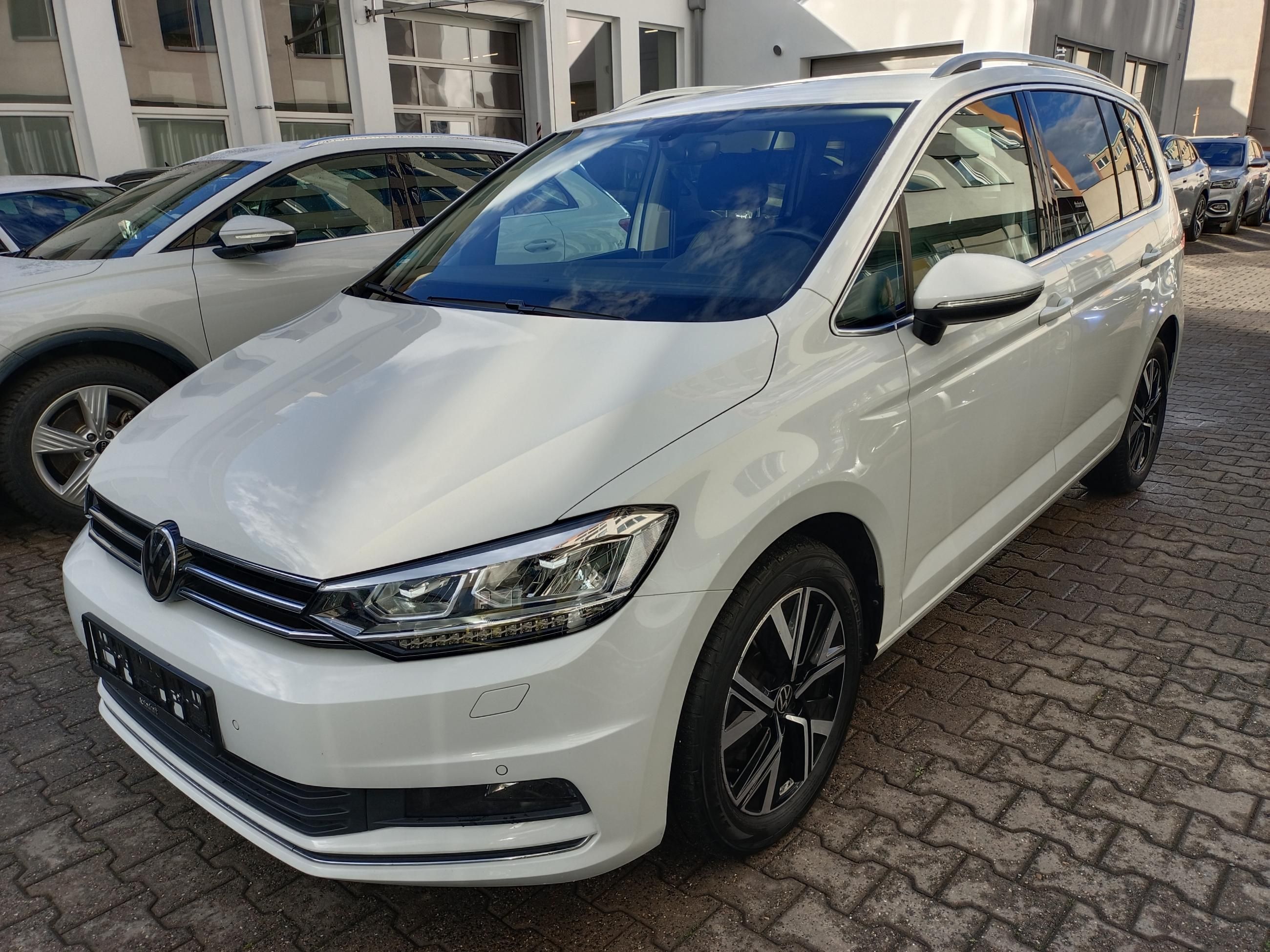 Volkswagen Touran, Highline 2.0 TDI 110kW DSG - fotka 3