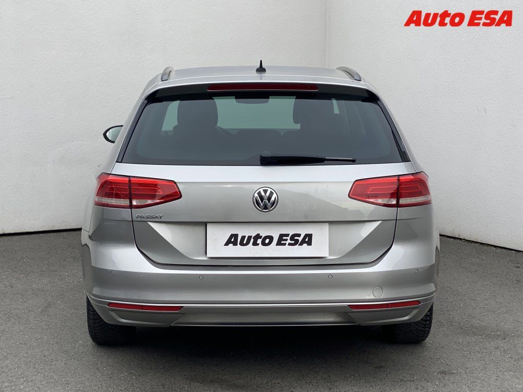 Volkswagen Passat, 2.0TDI,AT,LED,autoAC - fotka 5
