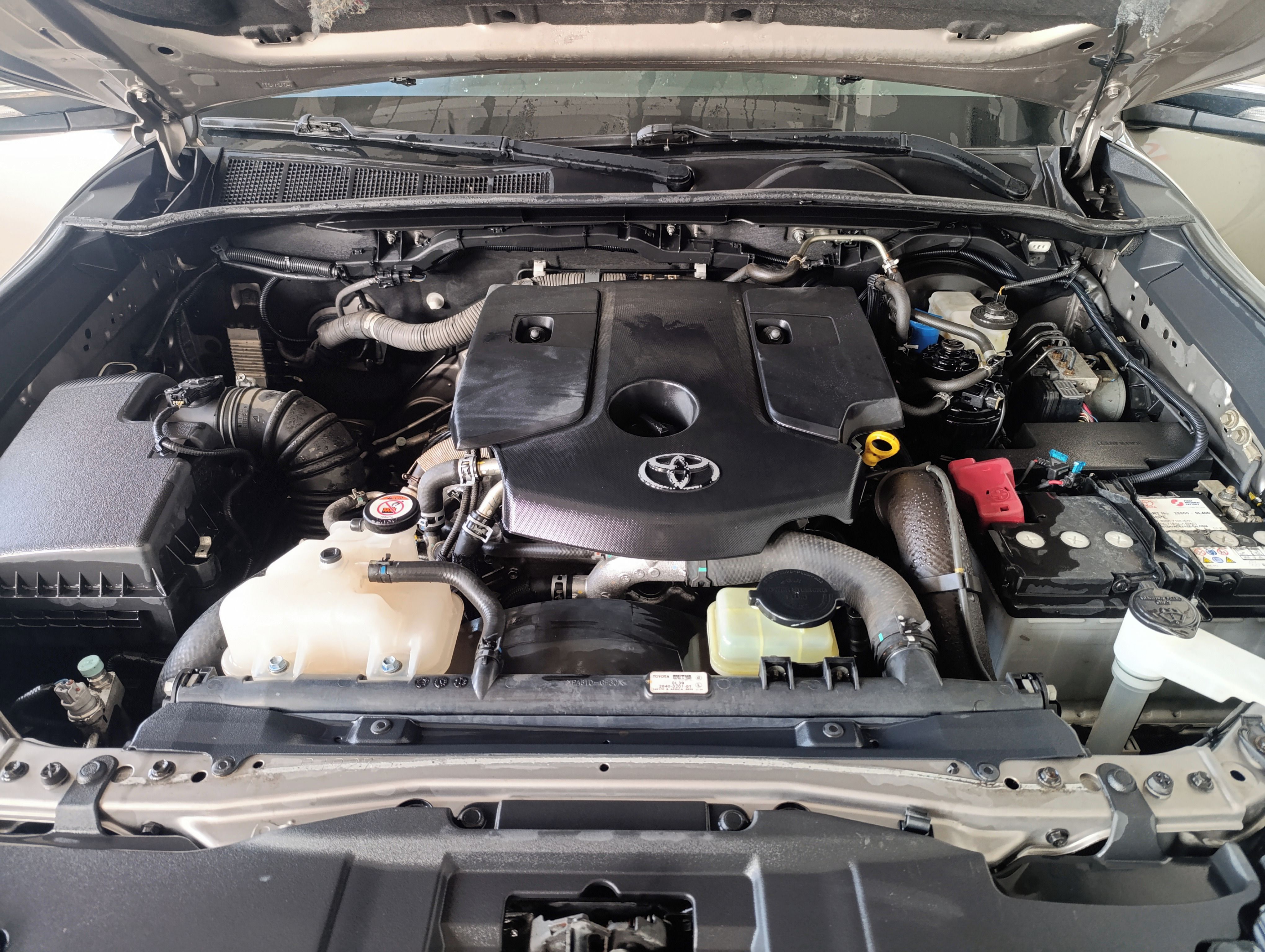 Toyota Hilux, TOYOTA Hilux Exekutive 2,4 D4D - fotka 2