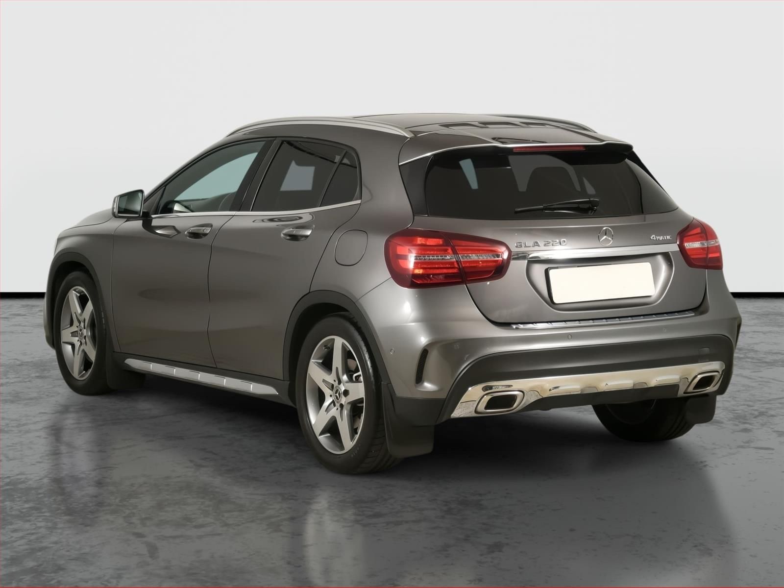 Mercedes-Benz GLA, 220 4MATIC, AMG line, 4X4 - fotka 4