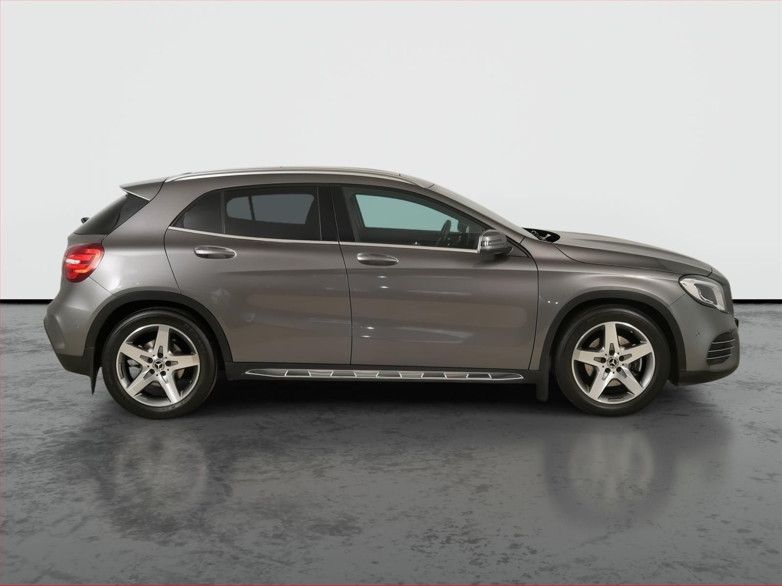 Mercedes-Benz GLA, 220 4MATIC, AMG line, 4X4 - fotka 6