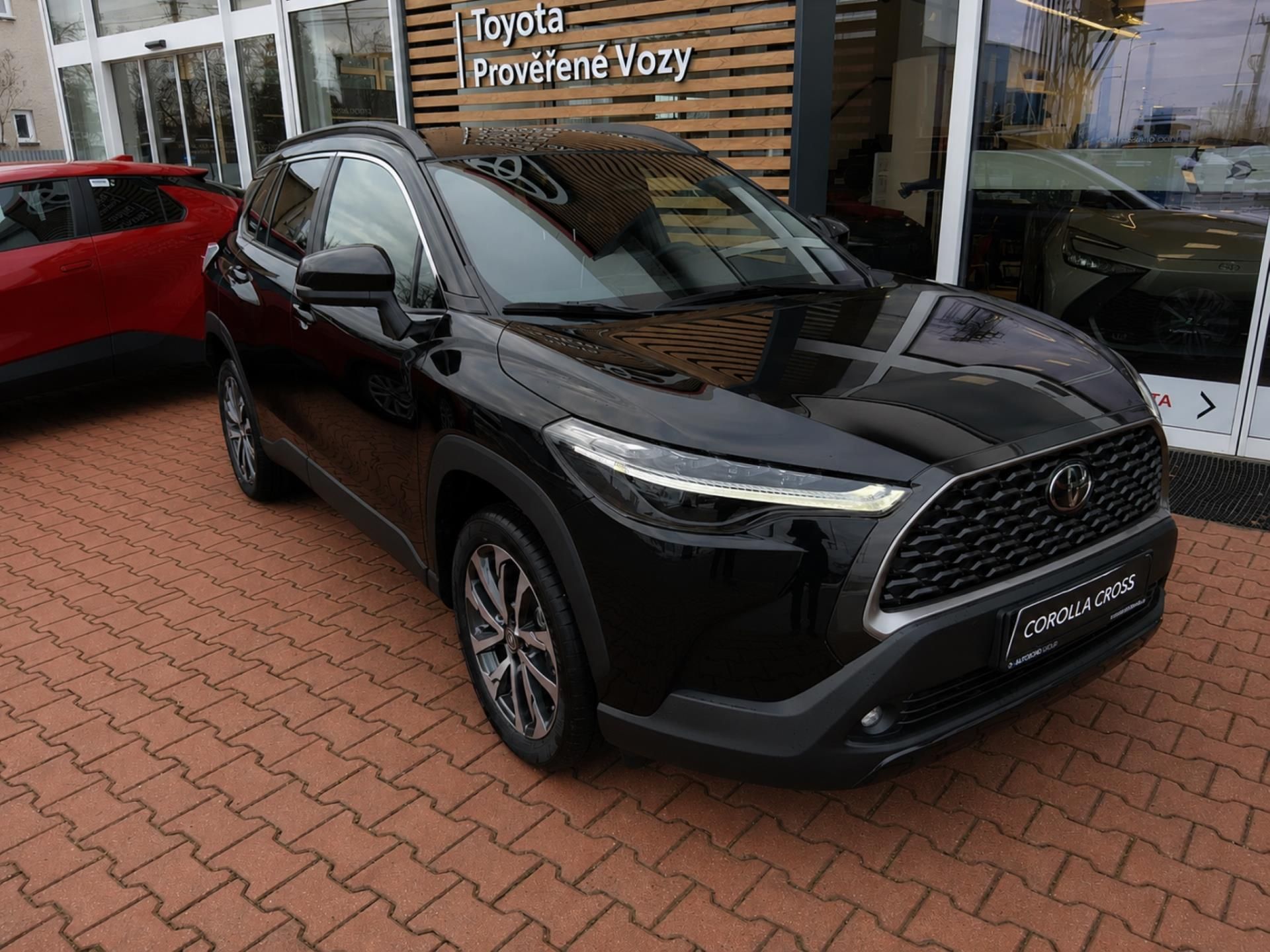Toyota Corolla Cross, 2,0 HEV 4X2 STYLE TECH - fotka 3