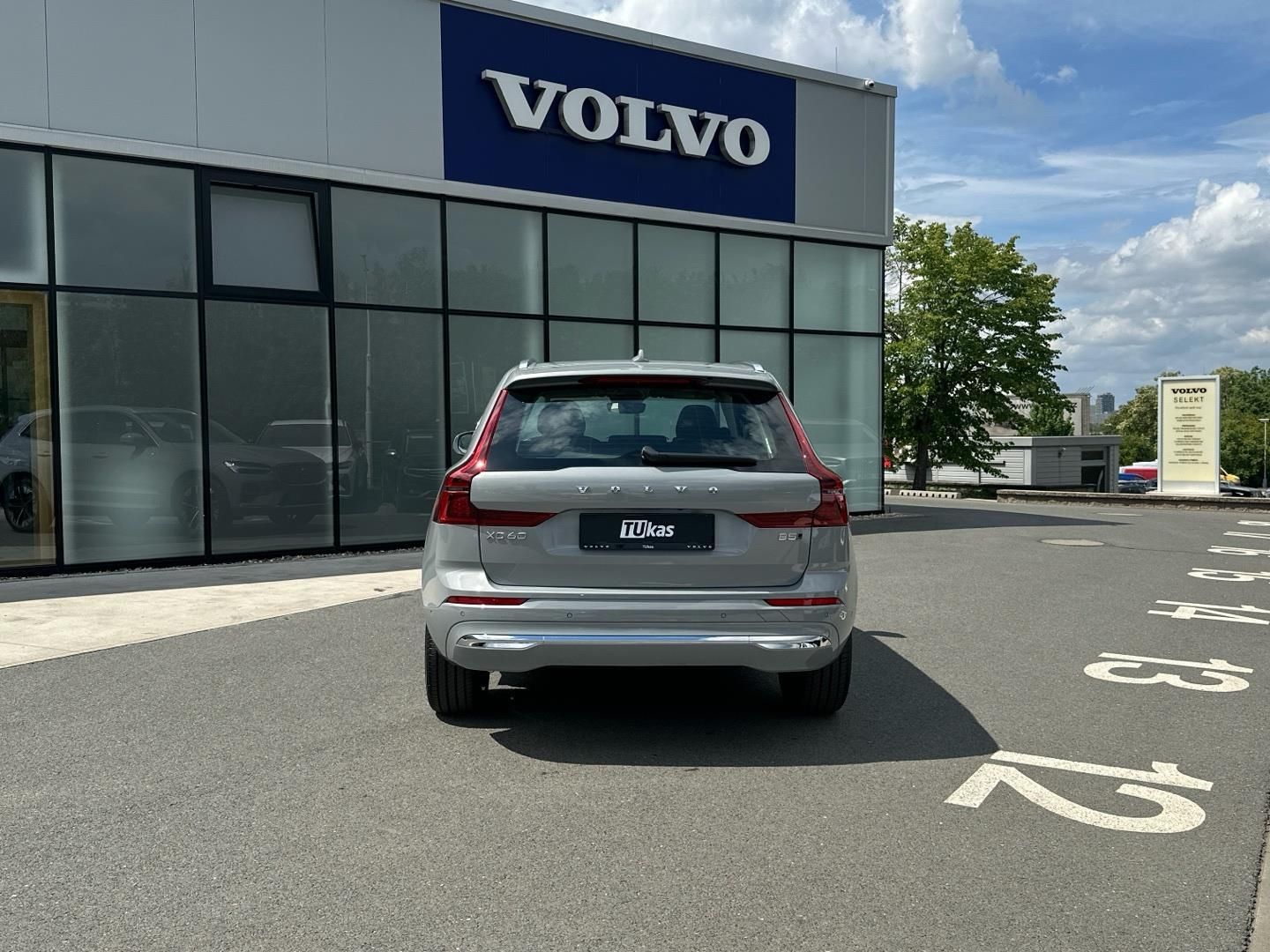 Volvo XC60, 2.0B5 184kW 4x4  ULTRA BRIGHT - fotka 5