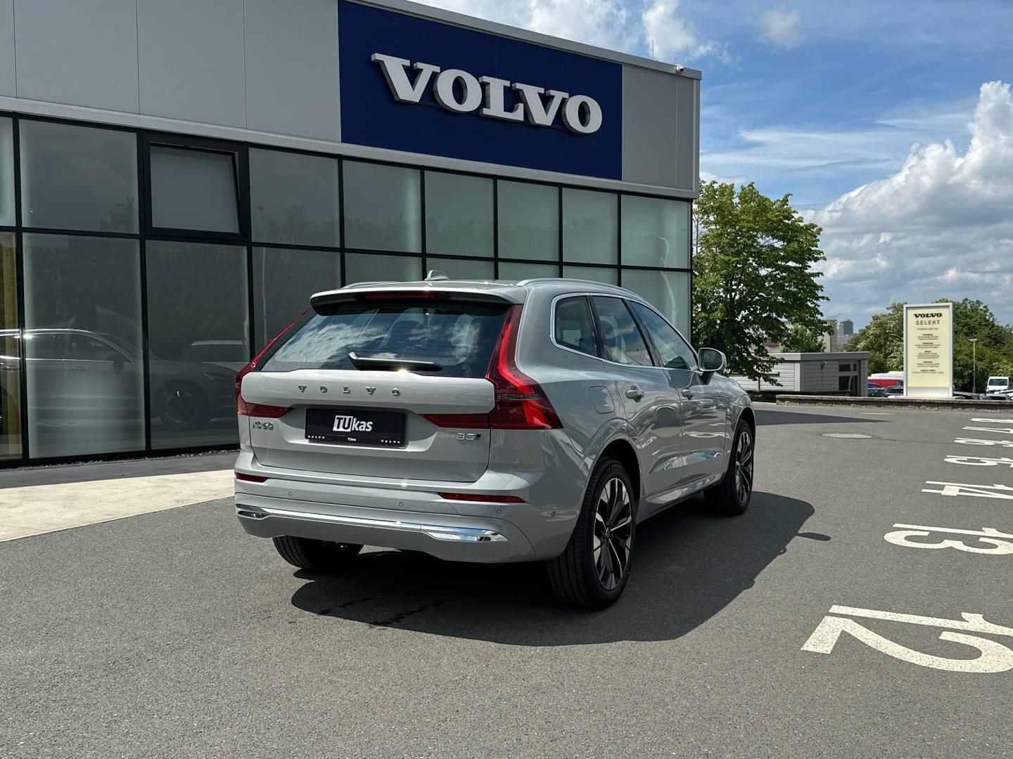 Volvo XC60, 2.0B5 184kW 4x4  ULTRA BRIGHT - fotka 6