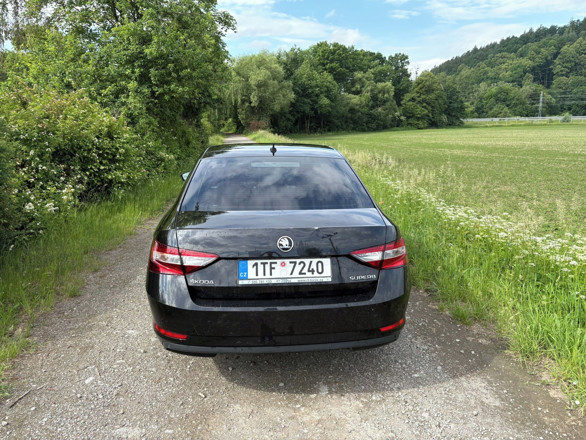 Škoda Superb, garážováno - fotka 6