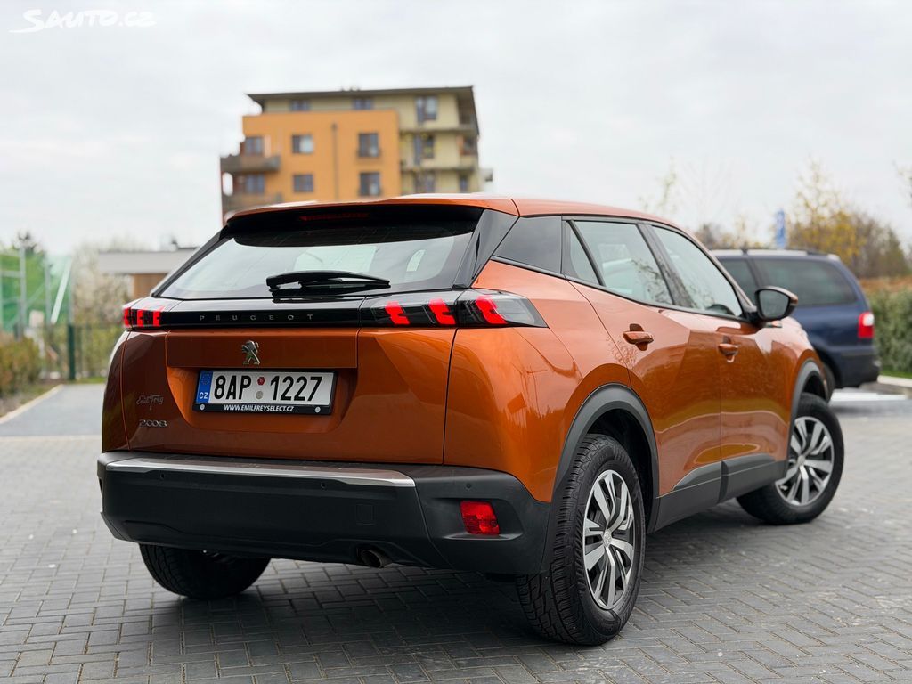 Peugeot 2008, 1.2 PureTech 74 kW / tažné - fotka 3