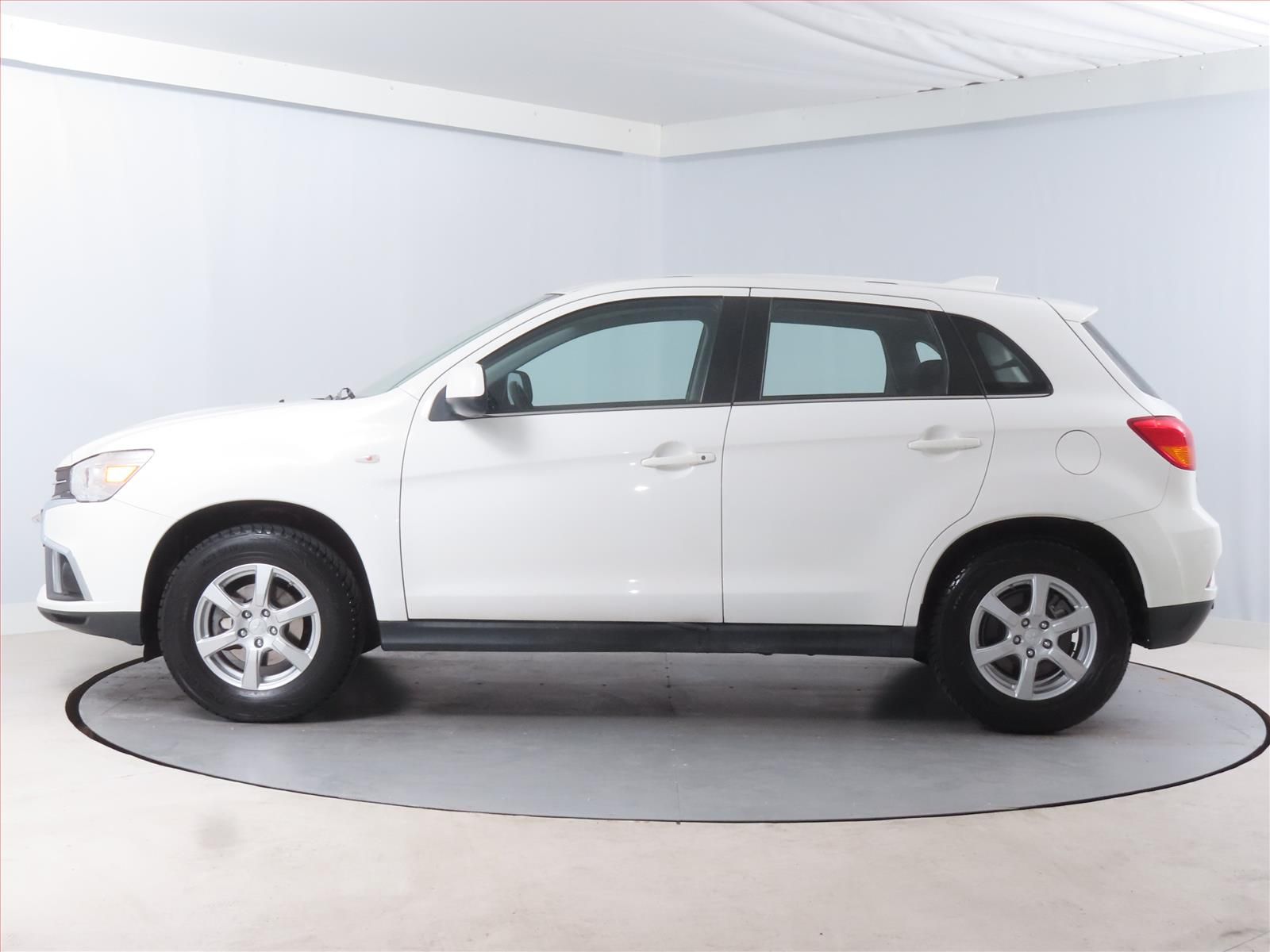 Mitsubishi ASX, 1.6 MIVEC, ČR,1.maj - fotka 3