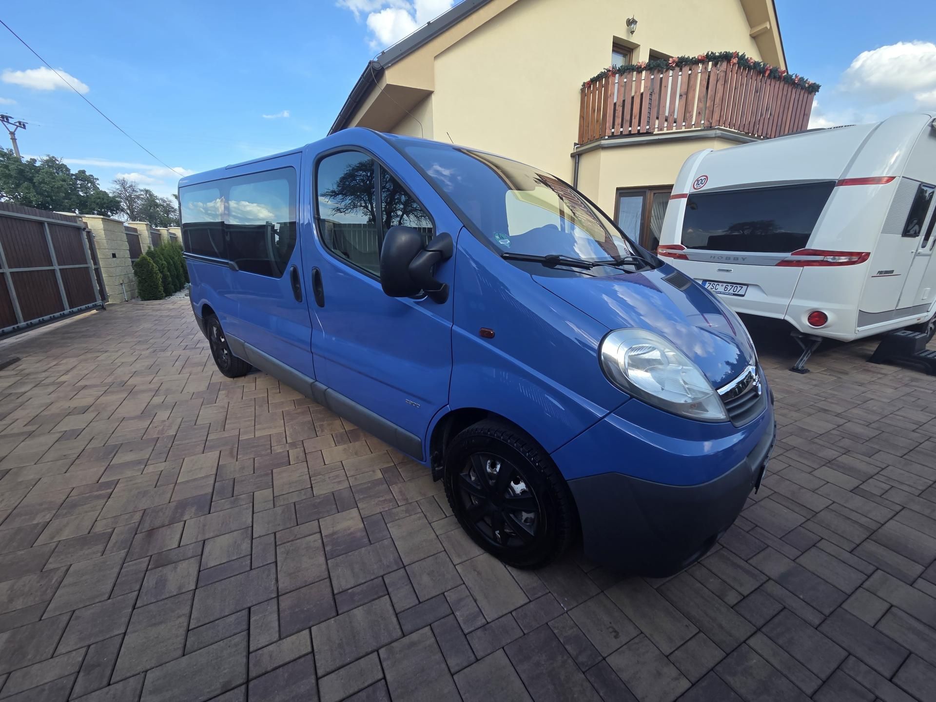 Opel Vivaro, 2.0CDTI  L2H1 9Míst - fotka 2