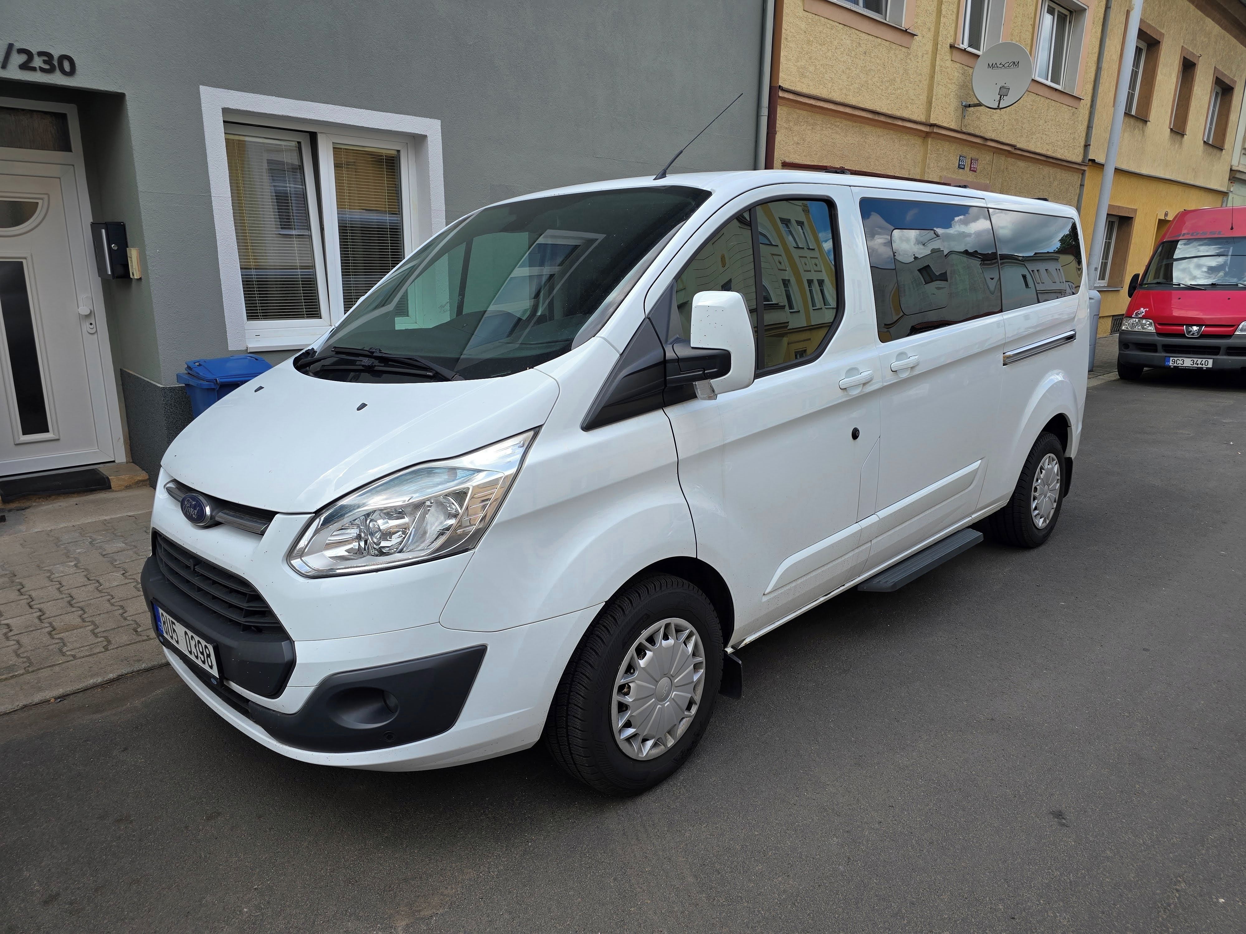 Ford Tourneo Custom, 2.2TDCi, L2 se spací vestavbou