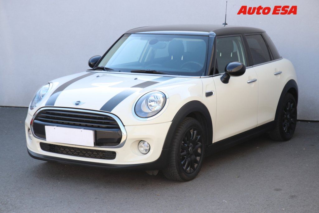 Mini Cooper, 1.5,navi,+ kola - fotka 3