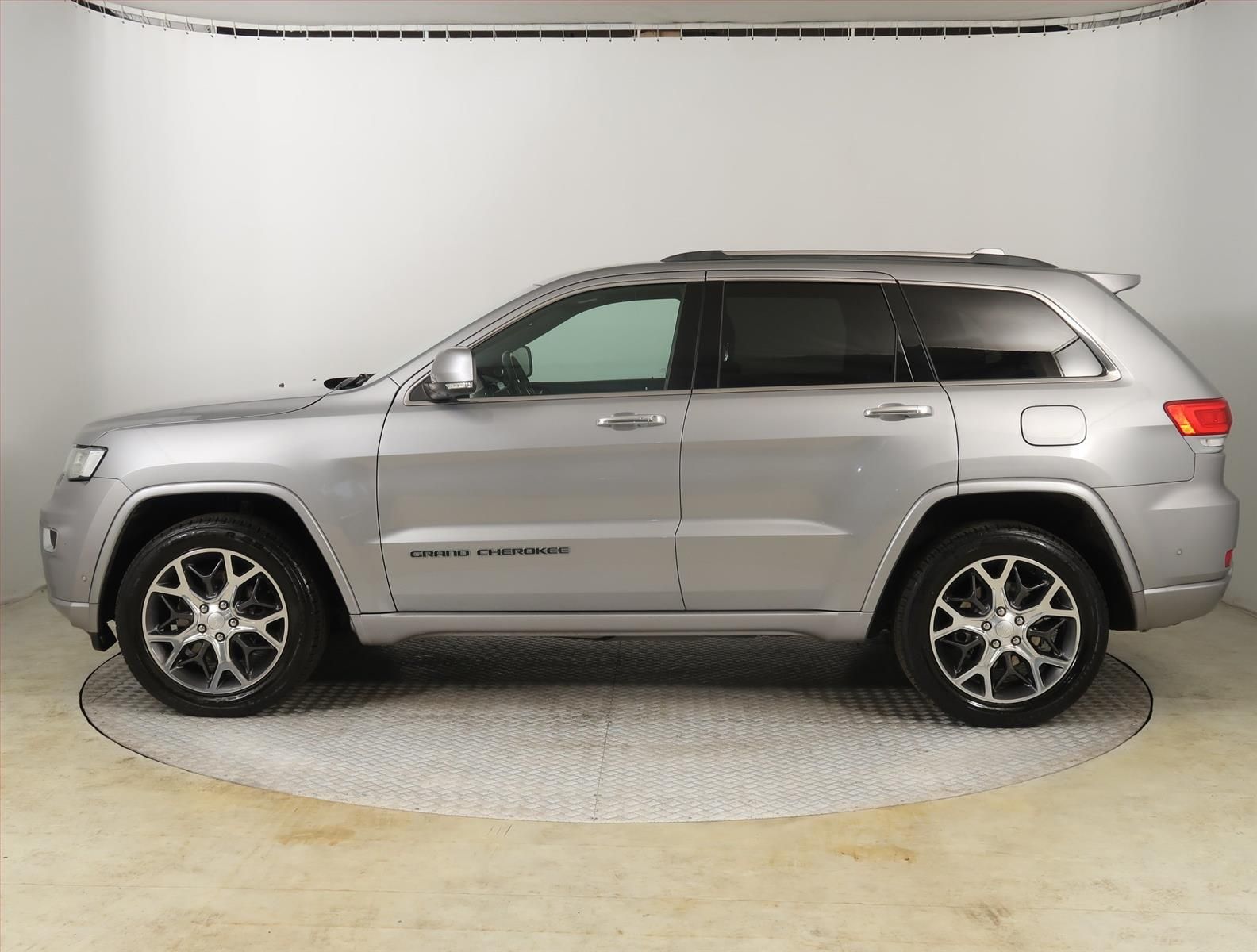 Jeep Grand Cherokee, 3.0 CRD, Overland, 4X4 - fotka 3