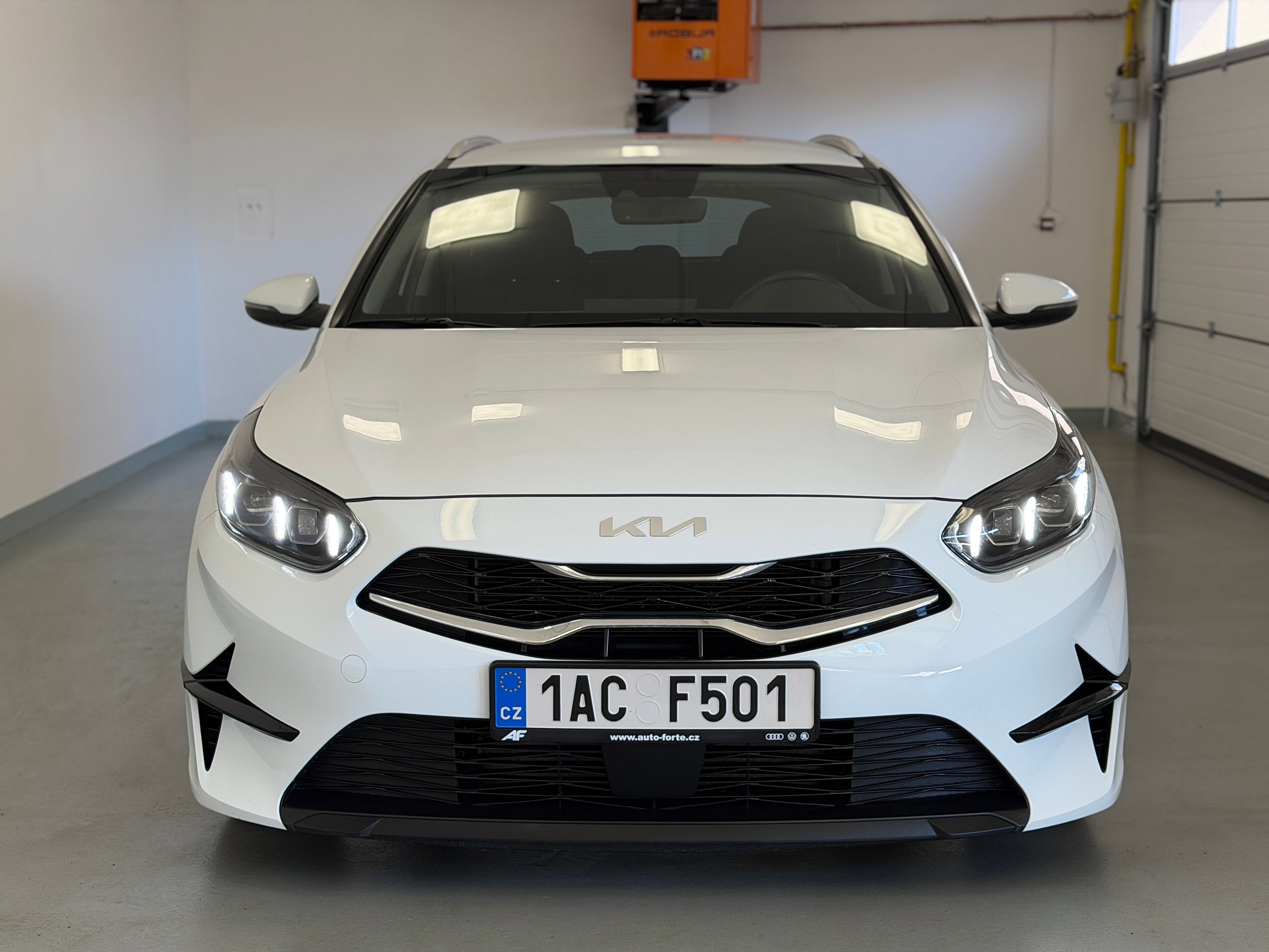 Kia Cee´d, SW 1,5,T-GDi 118kW TOP AT - fotka 3