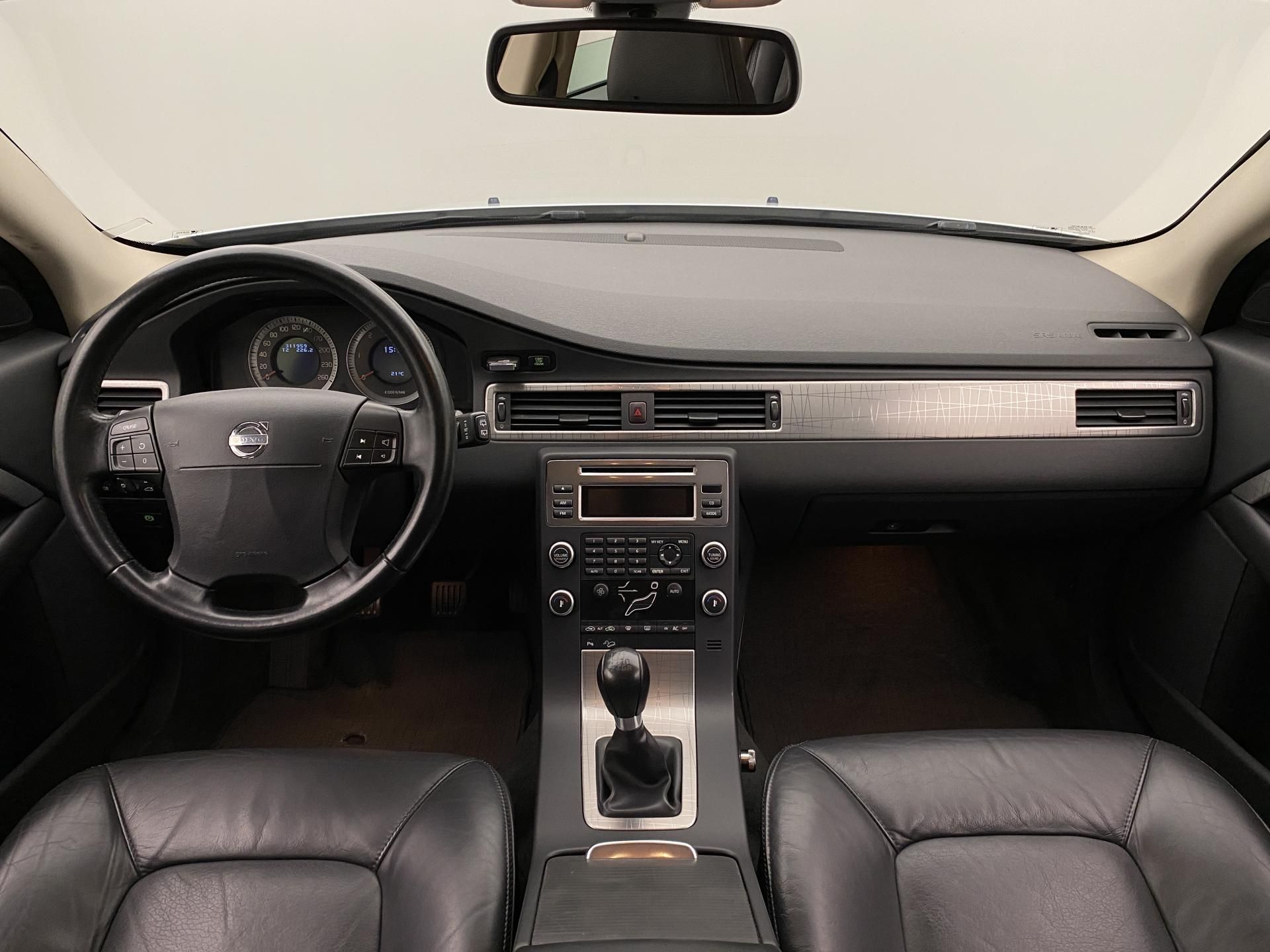 Volvo XC70, D5 AWD MOMENTUM - fotka 2