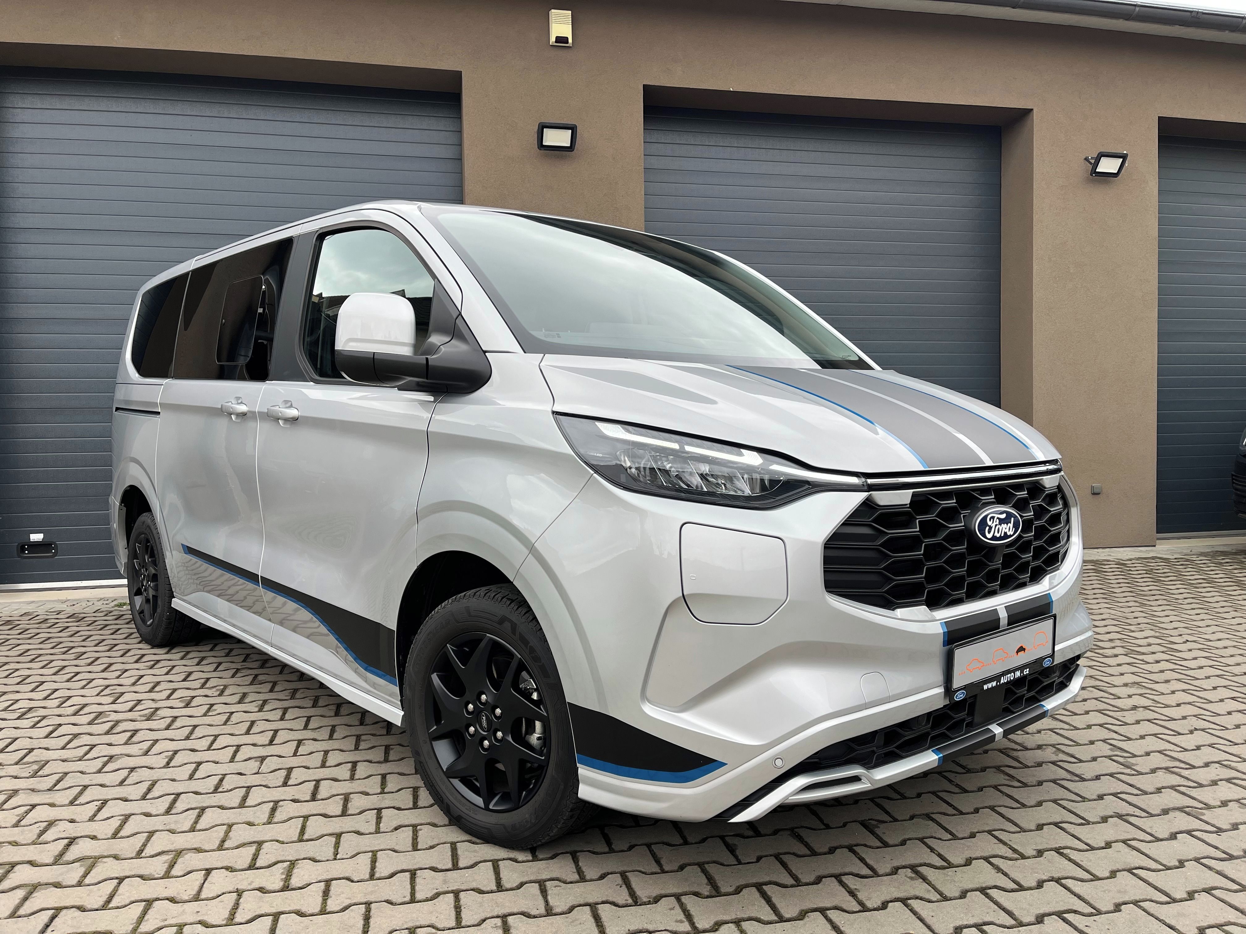 Ford Tourneo Custom, 2,5 PHVE 171Kw Sport,el TZ,DPH - fotka 6