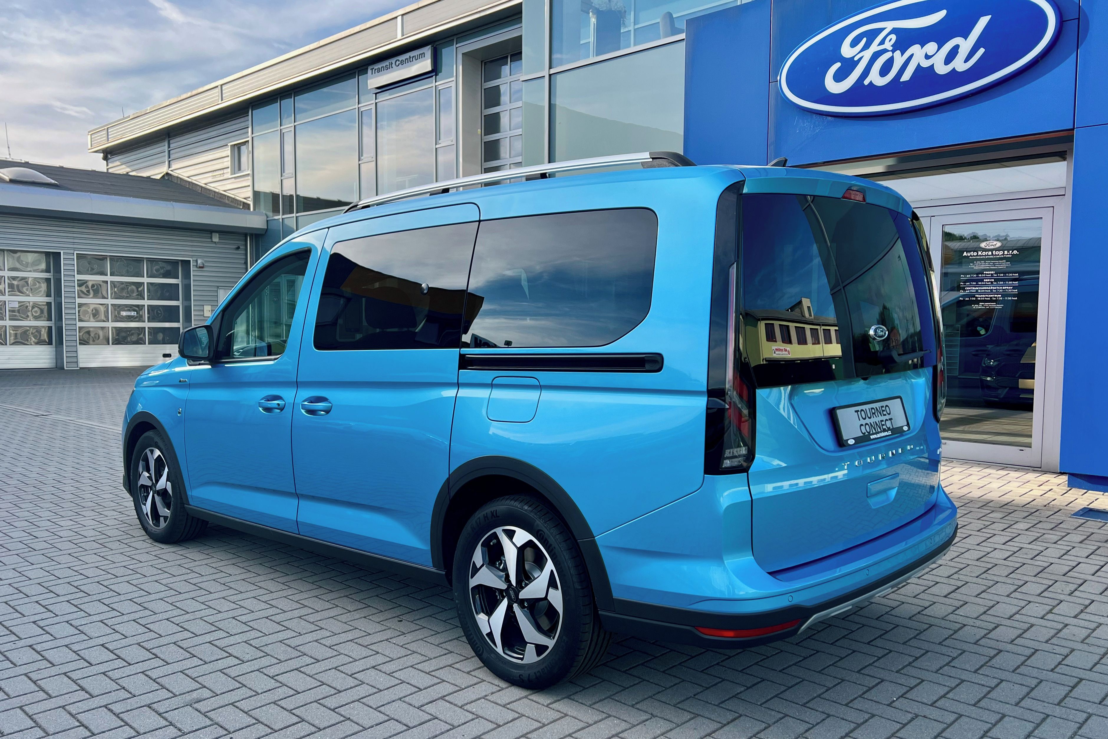 Ford Tourneo Connect, Grand 2.0 EcoBlue Active AWD - fotka 3