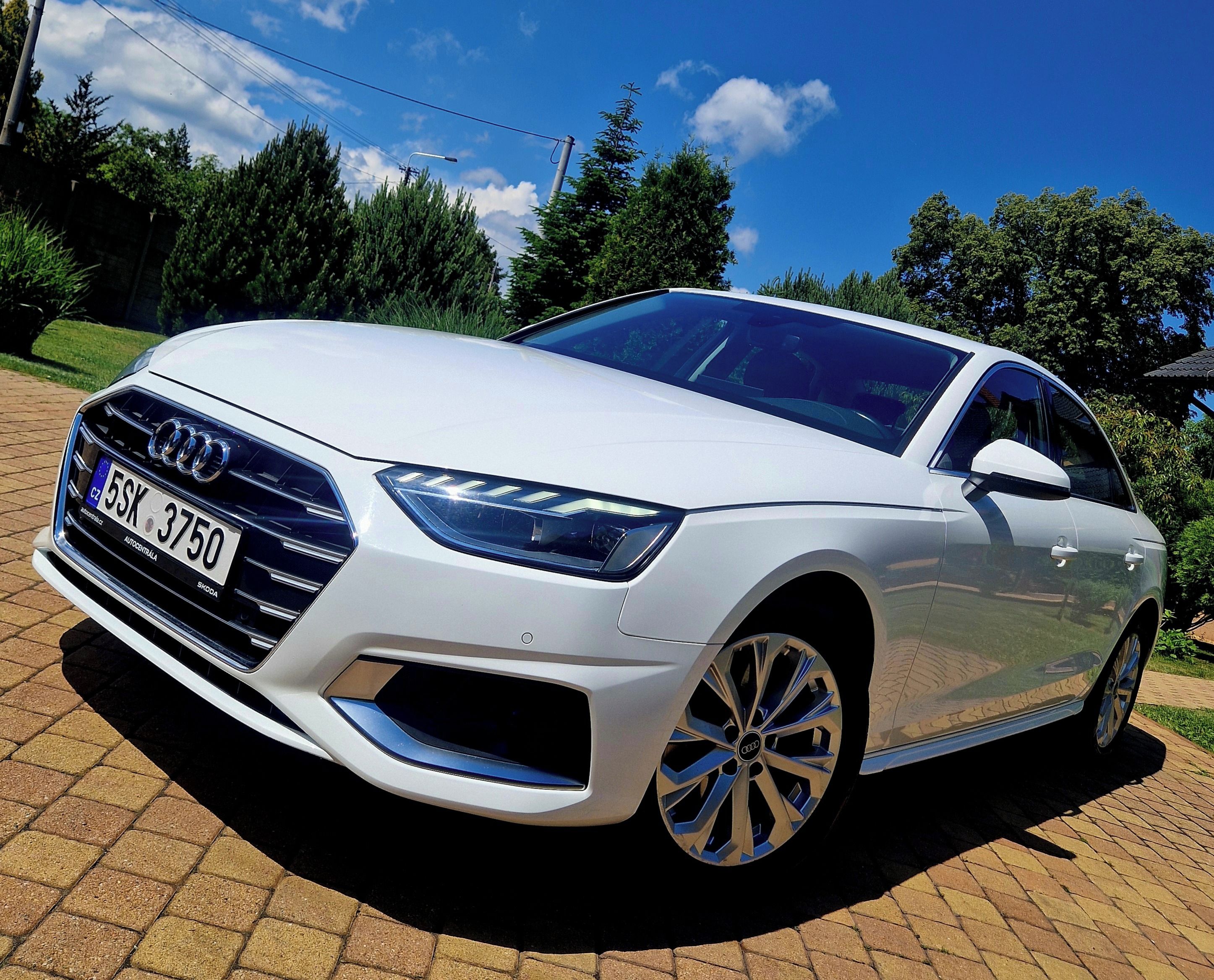 Audi A4, 35 TFSI 110kw Stronic Virtual - fotka 2