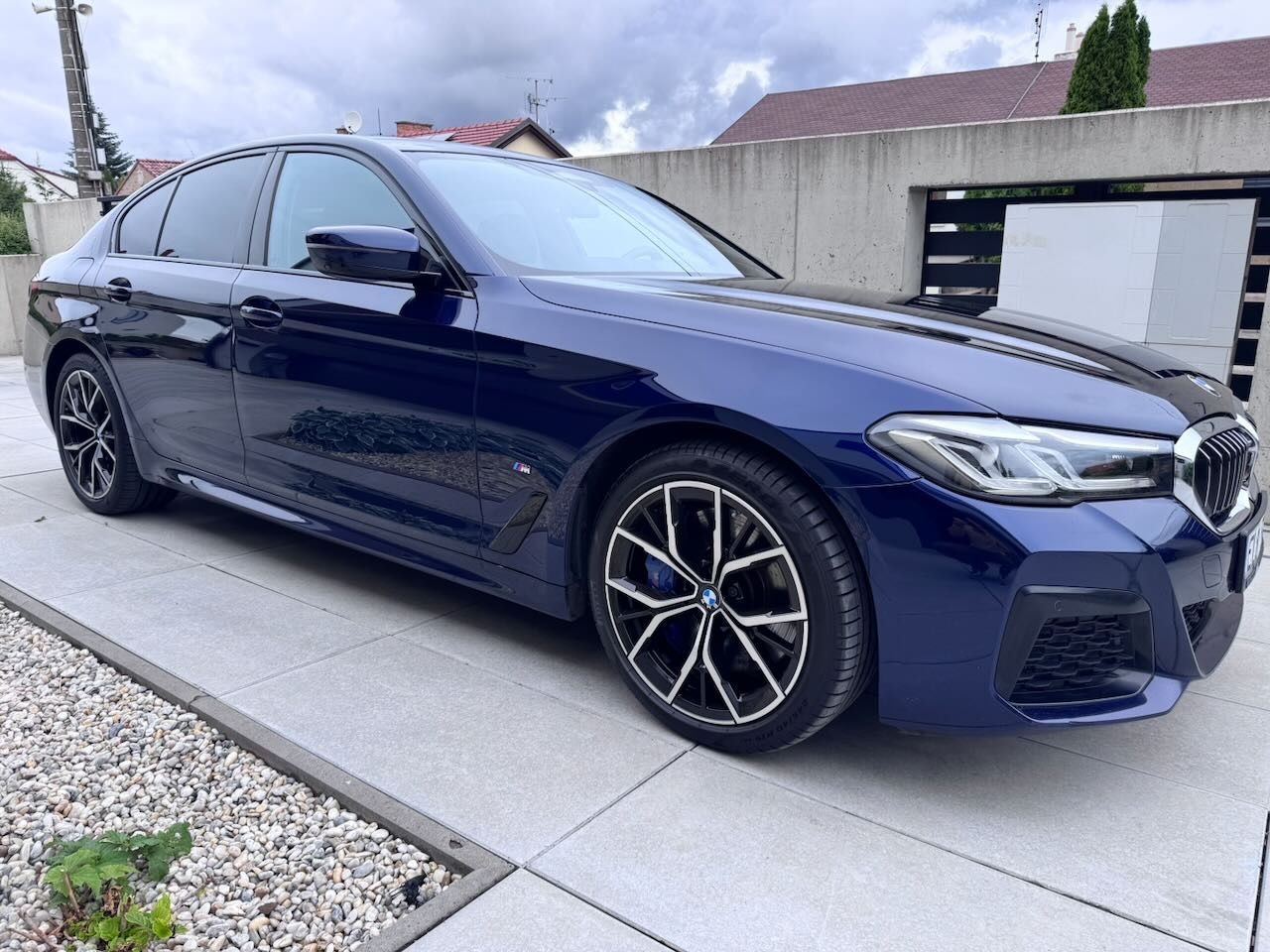 BMW Řada 5, 545e x Drive, 390 PS, Nappa - fotka 2