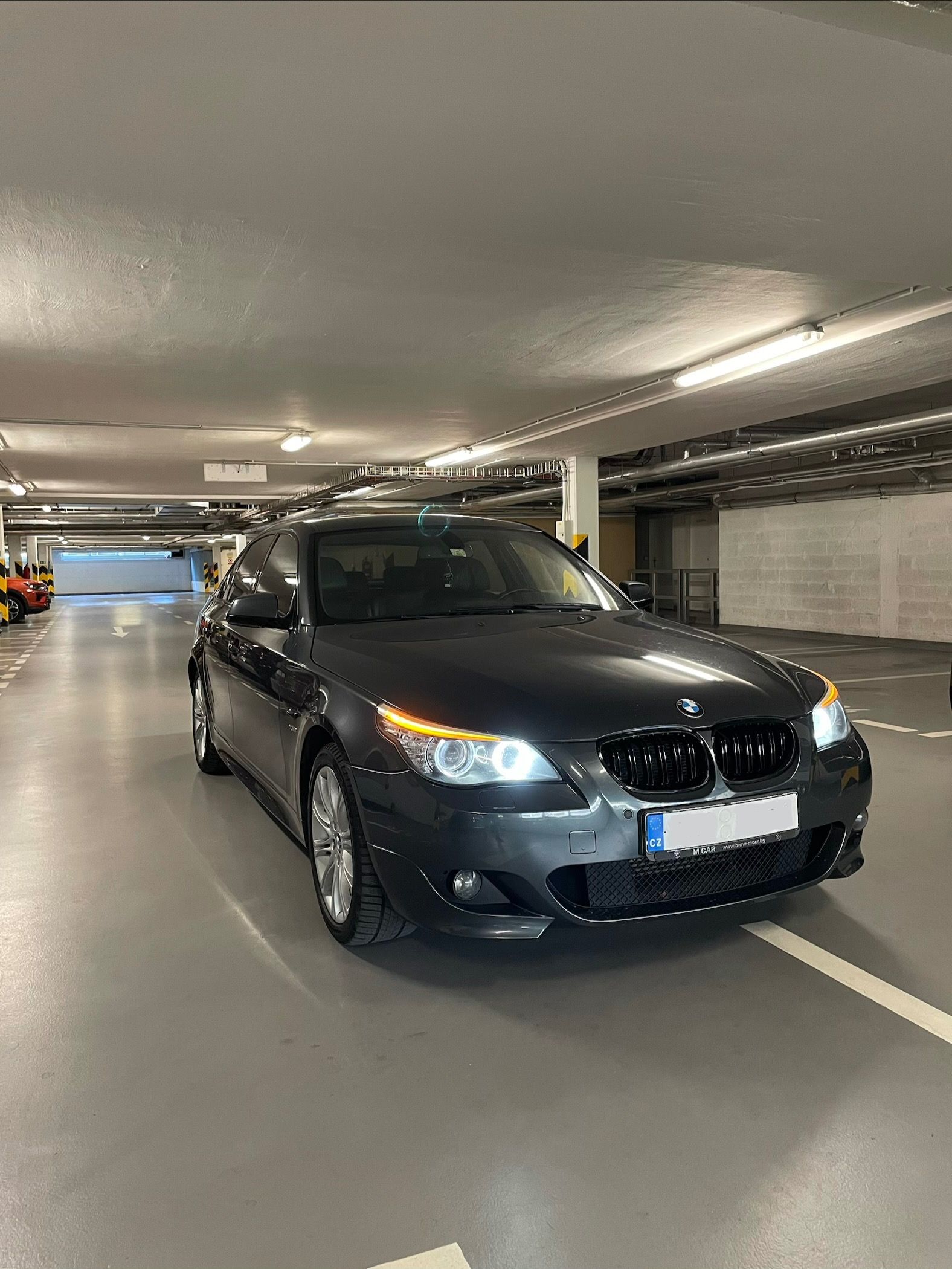 BMW Řada 5, 530d xDrive, M-Packet, bi-xen - fotka 3