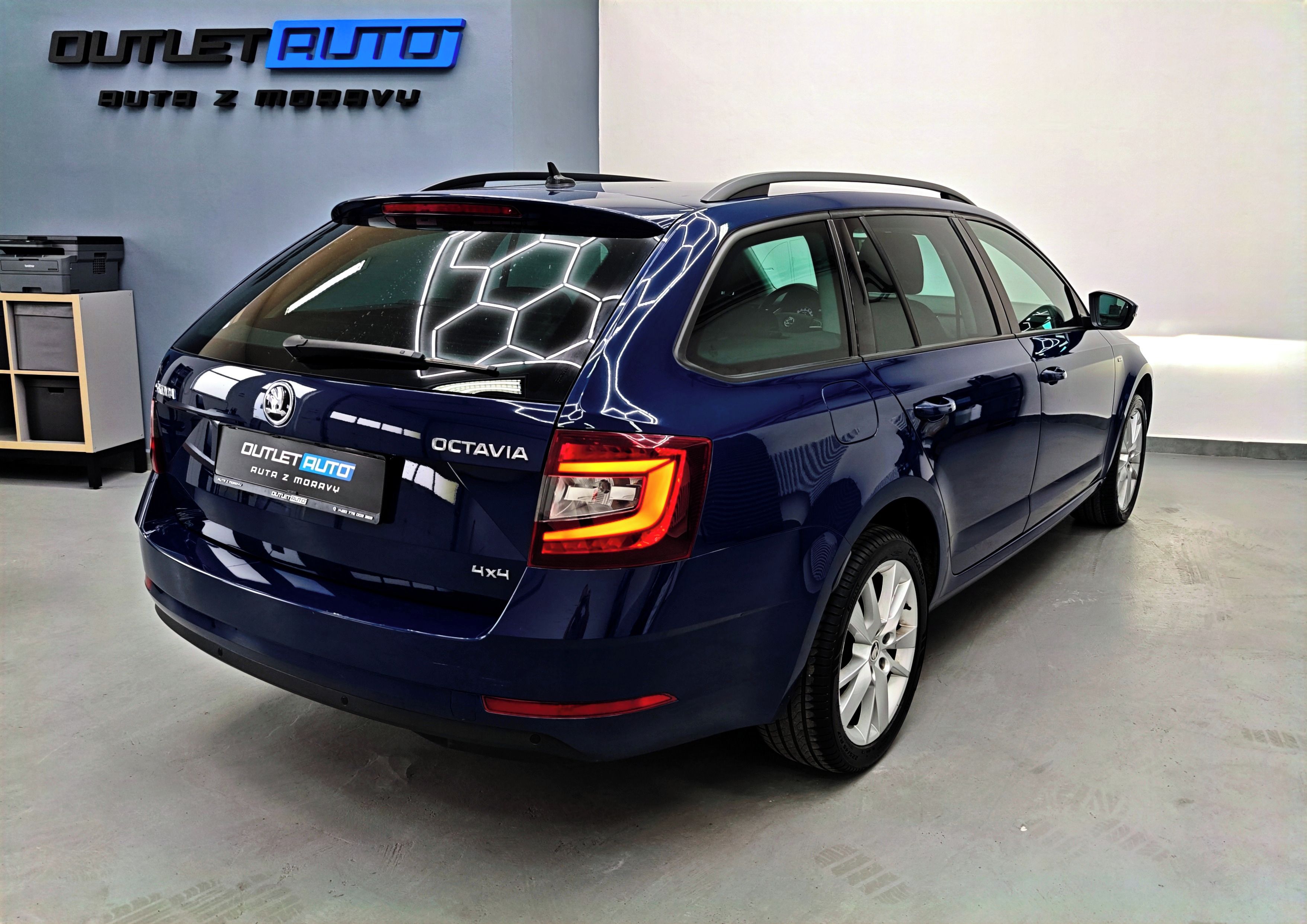 Škoda Octavia, 4x4 2.0 TDI 110KW, LED, TAŽNE - fotka 4