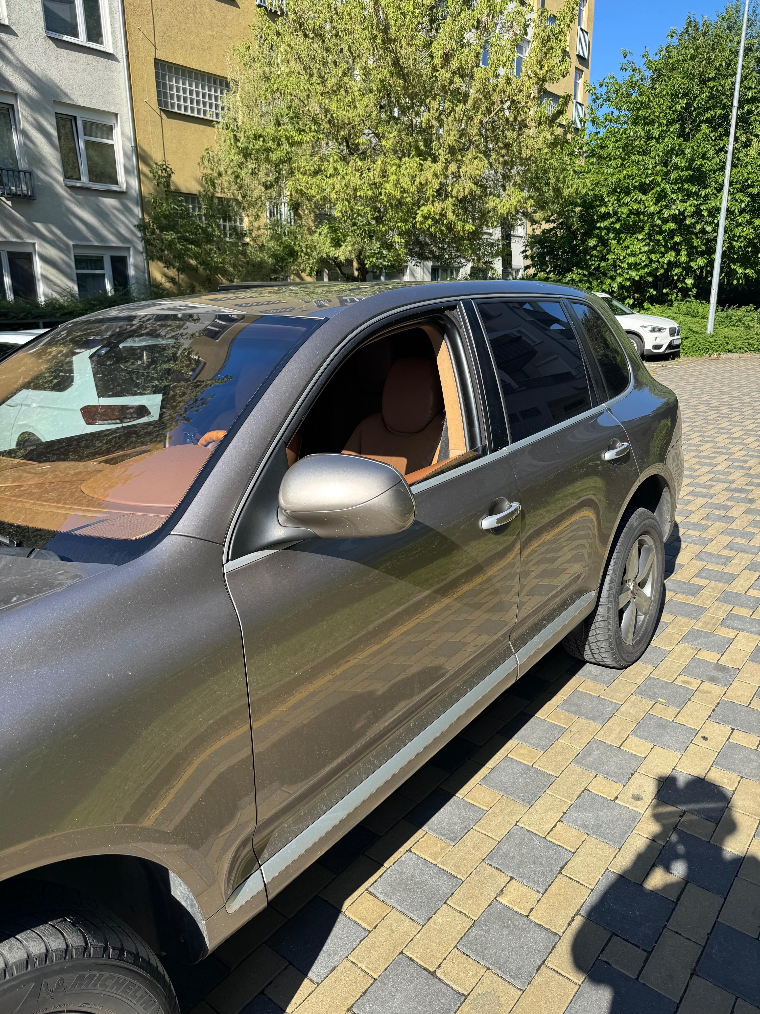 Porsche Cayenne, Porsche Cayenne S 4.5 V8 - fotka 3