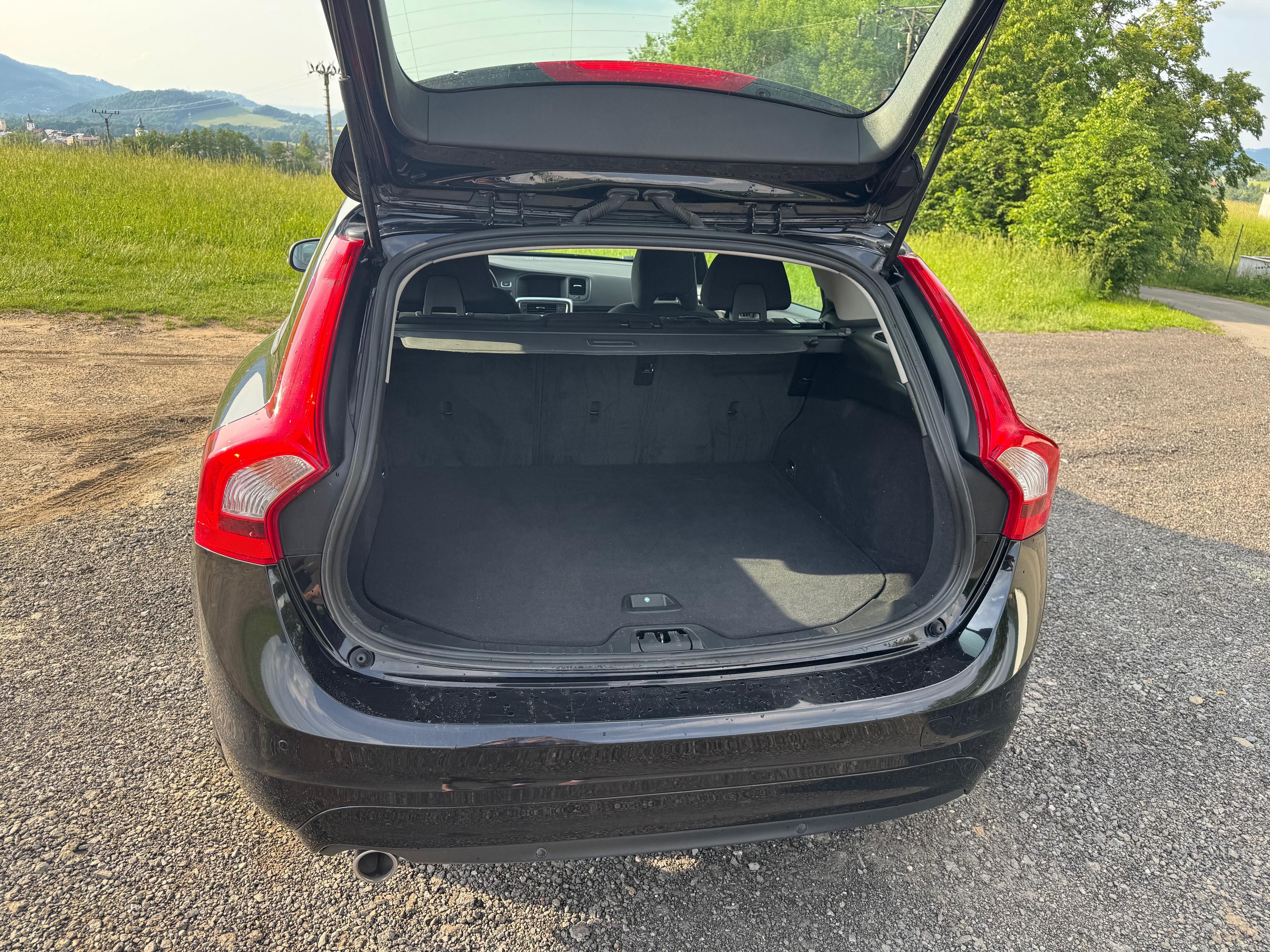 Volvo V60, Volvo V60, 2016, 88kw, 2.0 - fotka 6