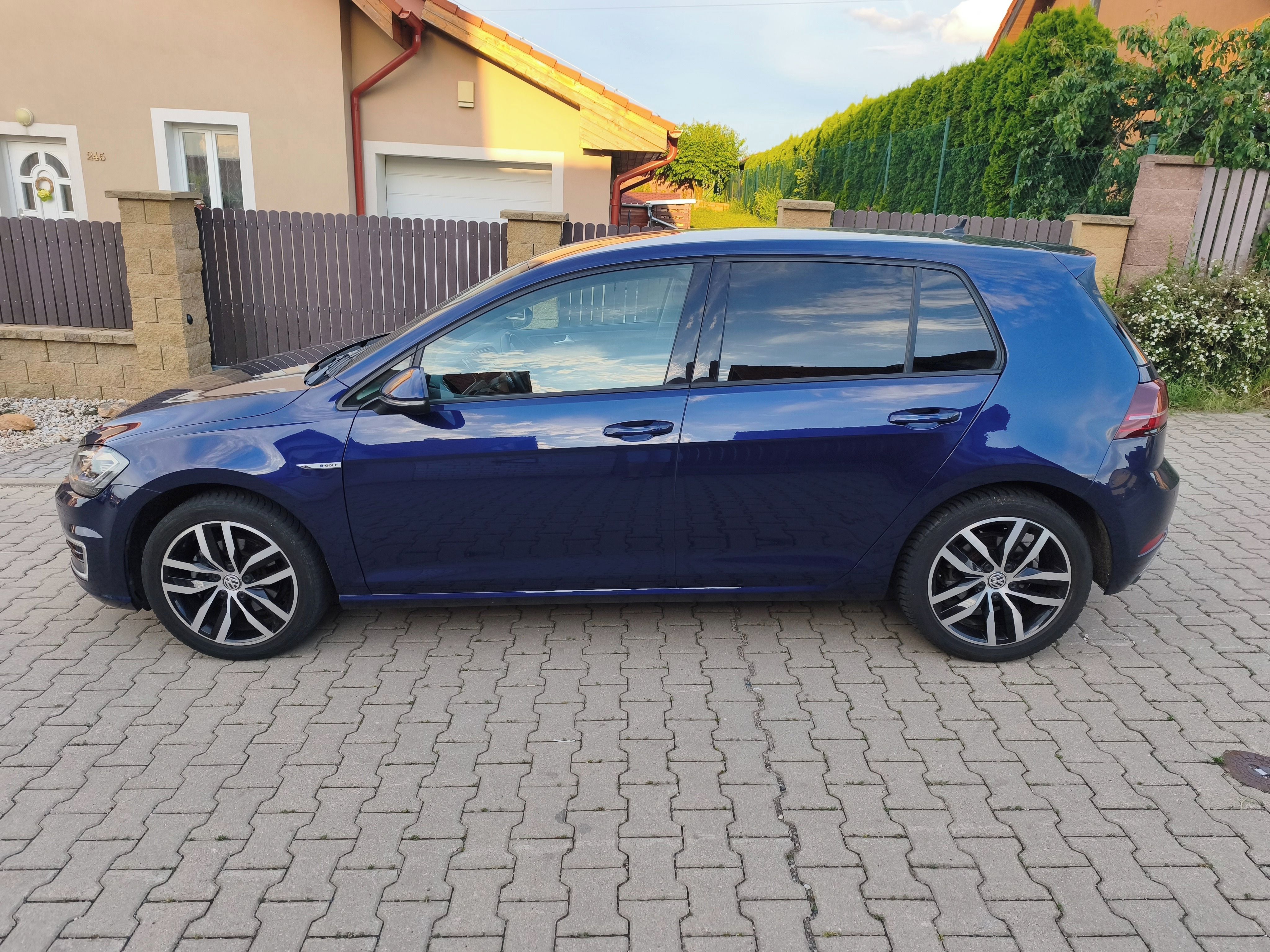 Volkswagen e-Golf, TČ*DigiKokp*Keyles*vyhřev*Kam - fotka 2