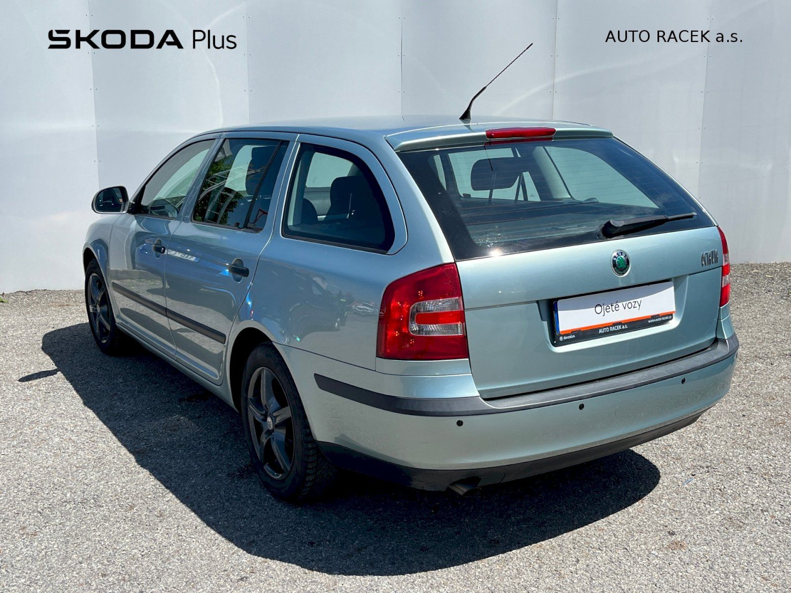 Škoda Octavia, 1.6 MPI Tour Trumf Combi - fotka 2