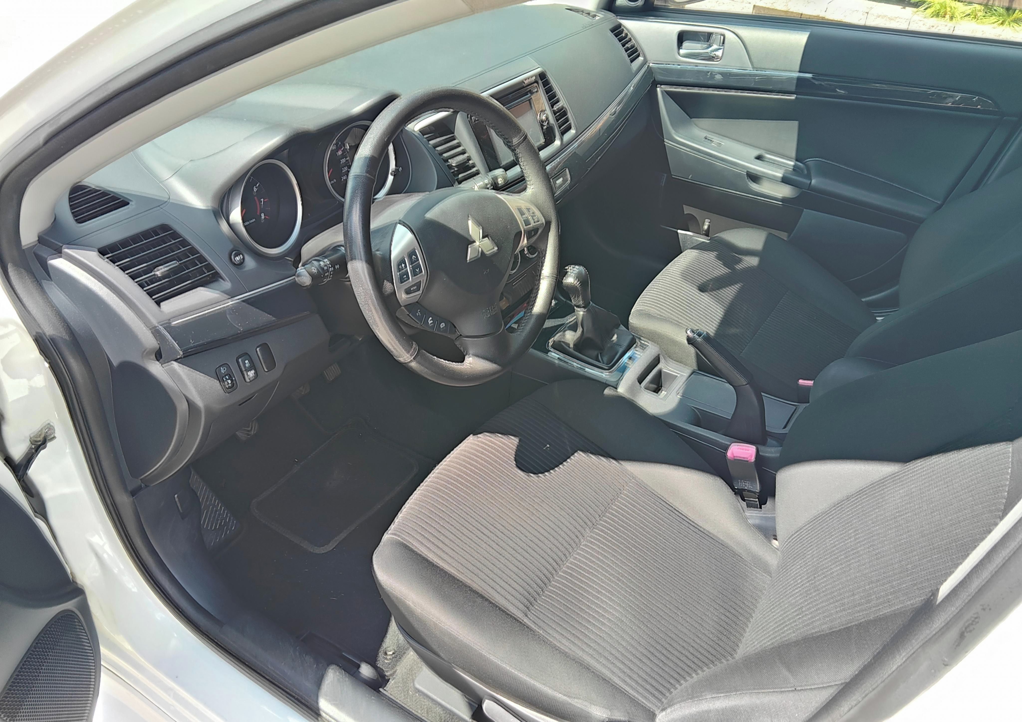 Mitsubishi Lancer, 1.8 sportback Servisováno - fotka 4