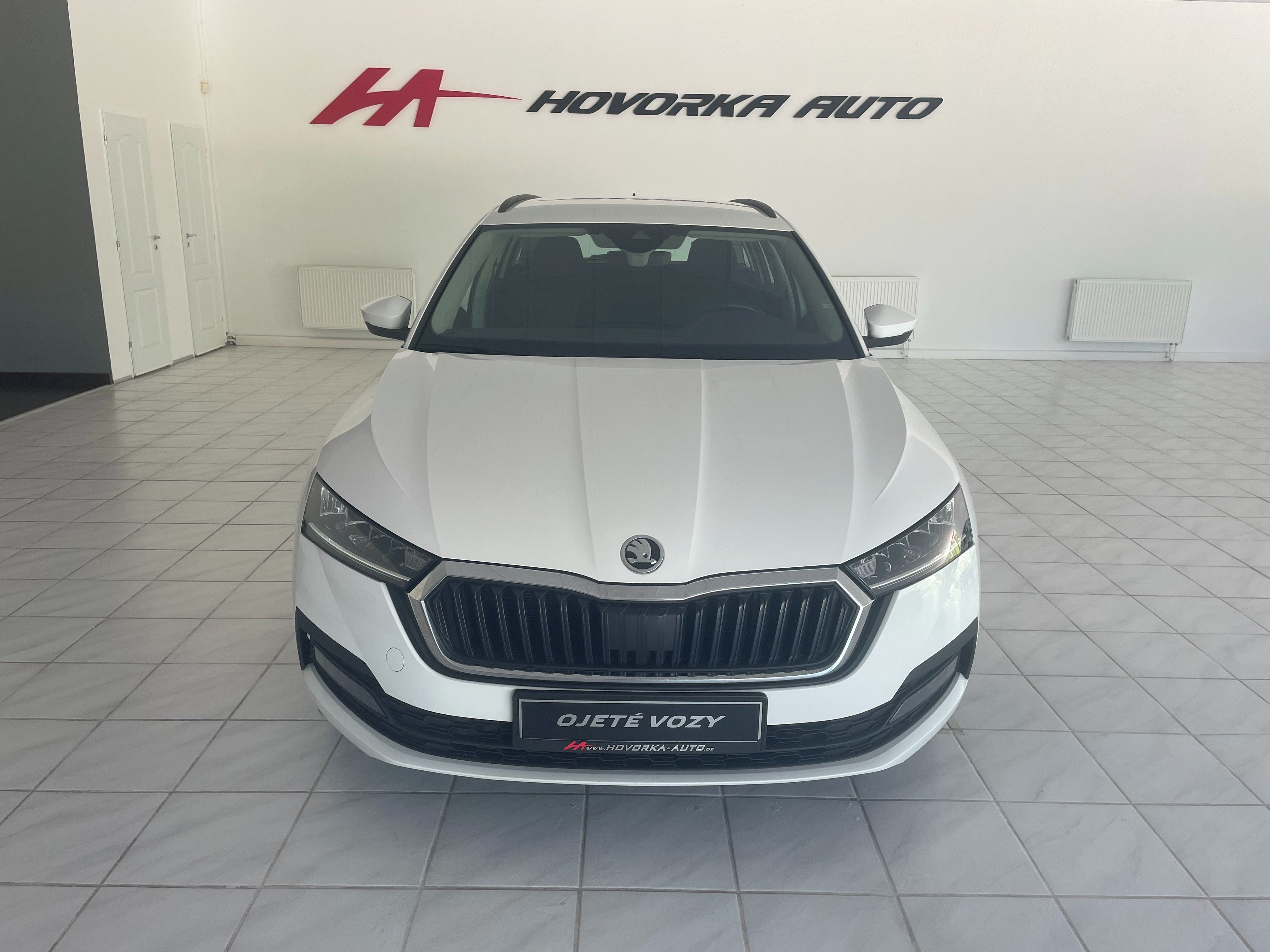 Škoda Octavia, 2.0 TDI Ambition DSG kombi - fotka 2