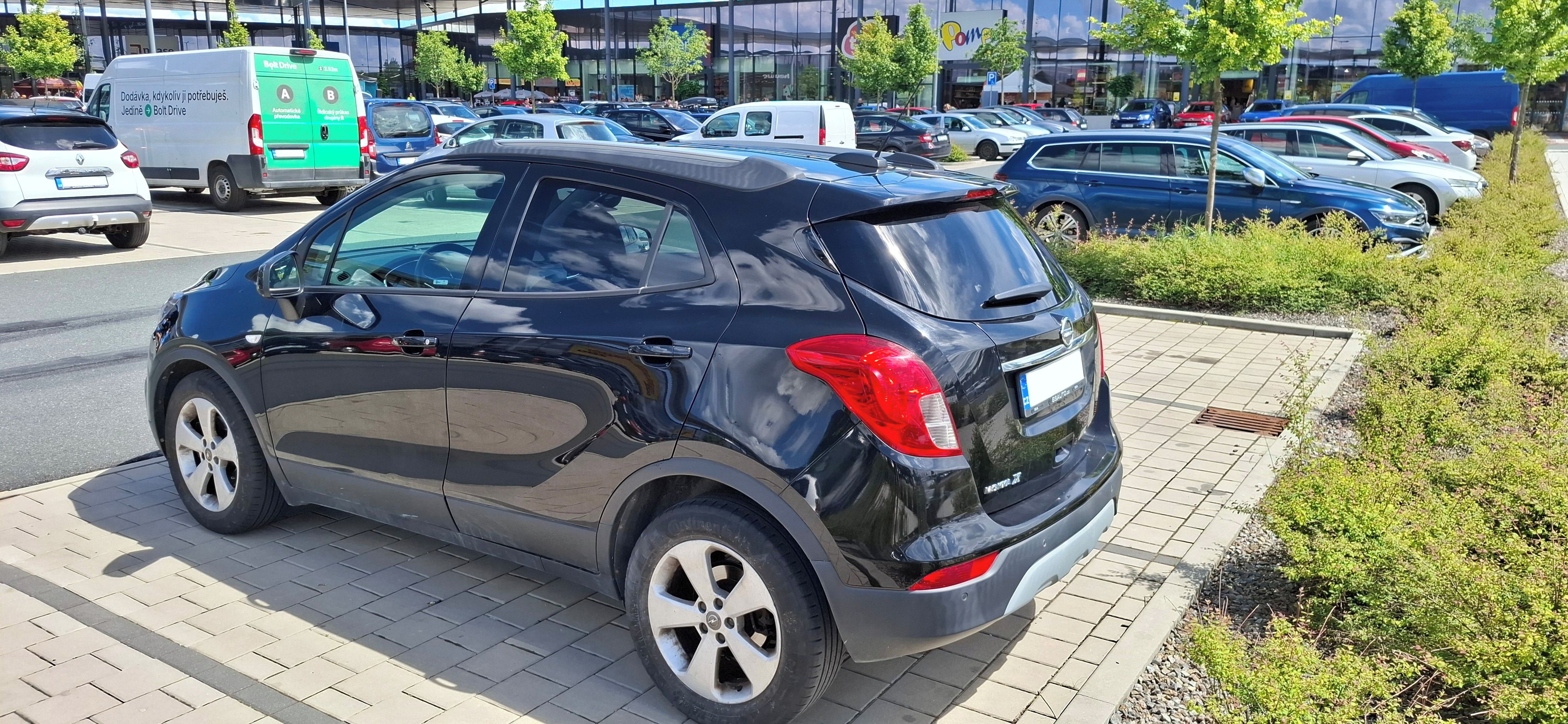 Opel Mokka, 1.6 - koupeno v ČR - fotka 2
